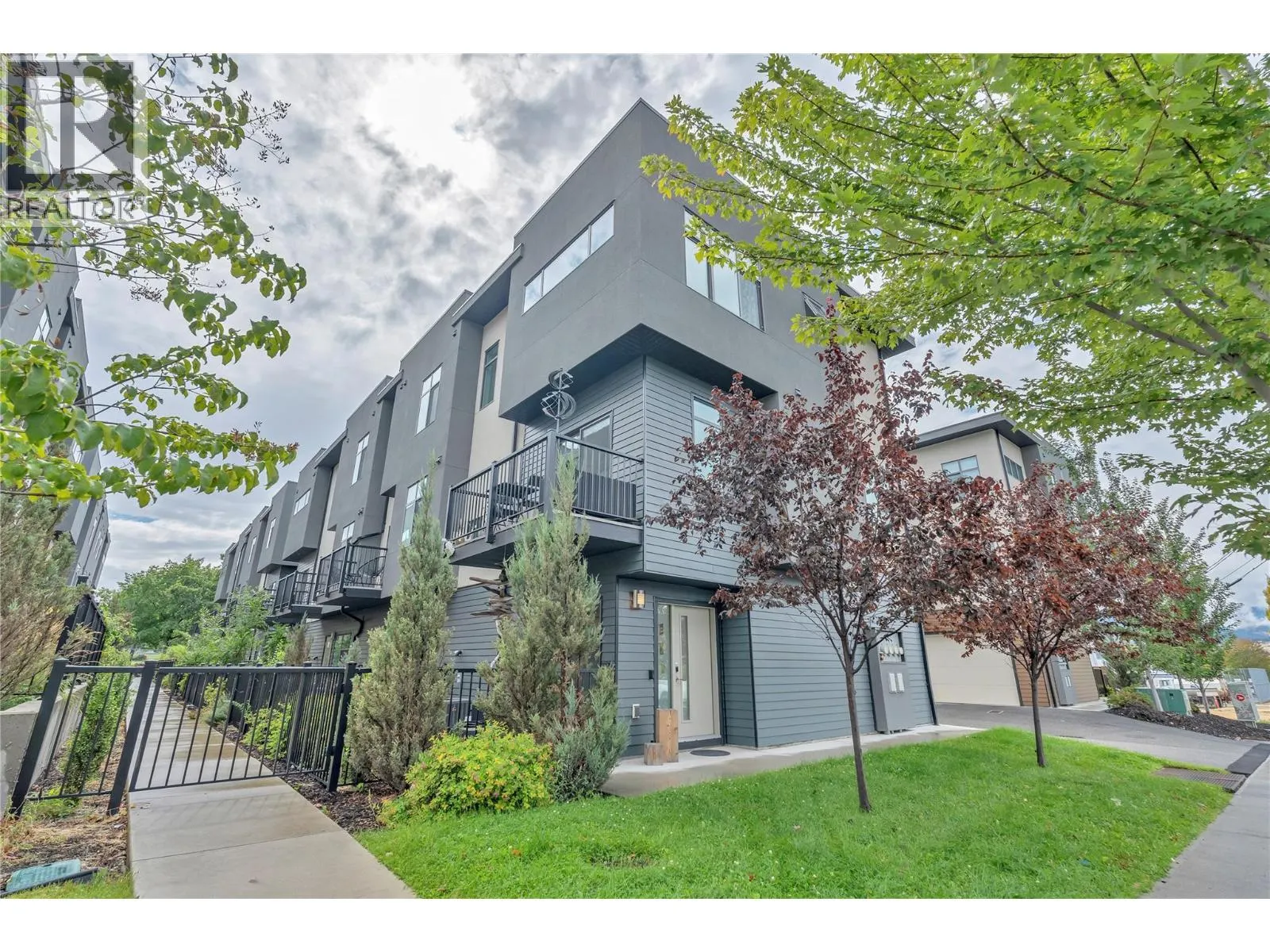 388 Eckhardt Avenue E Unit# 115