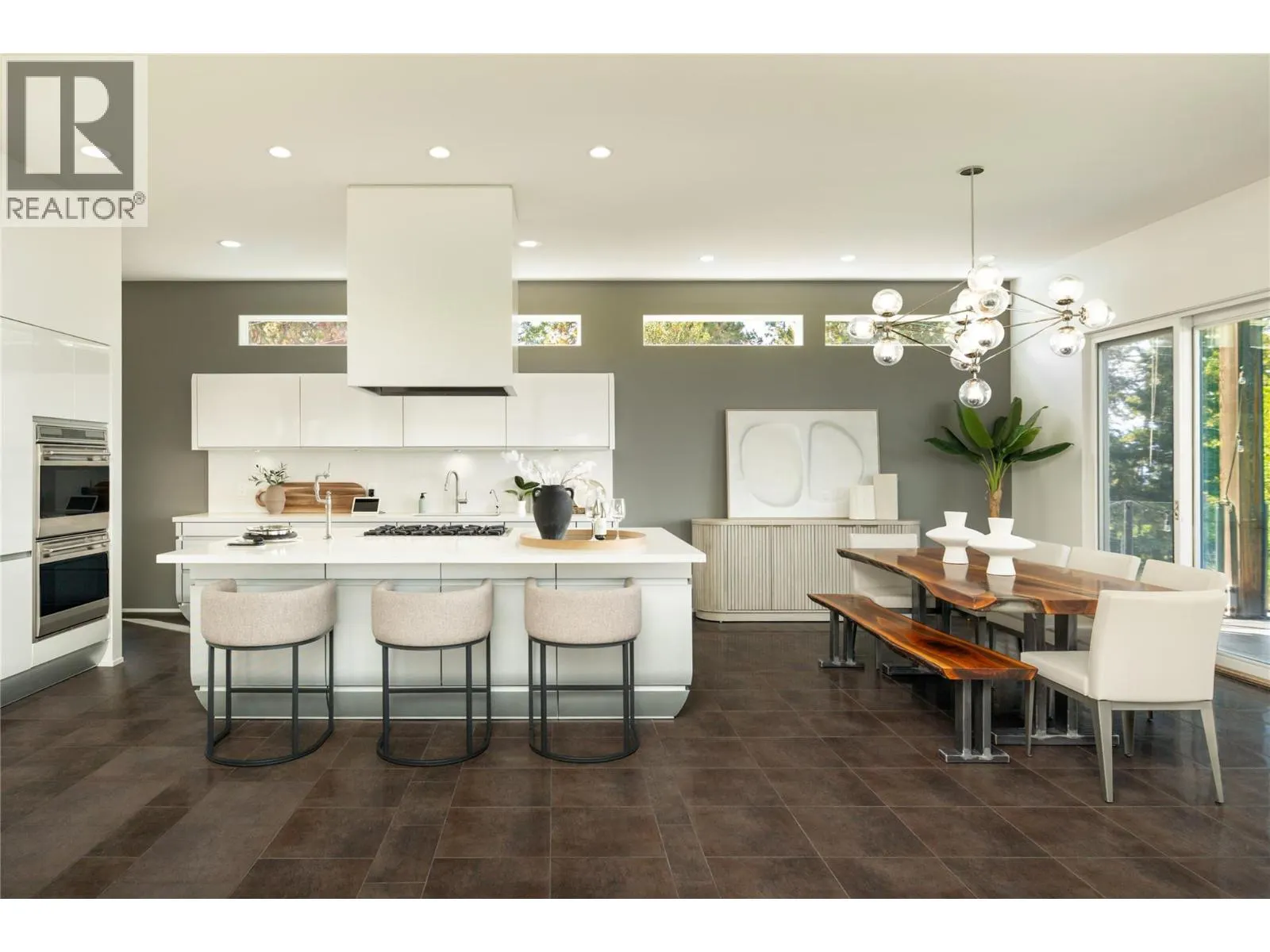 4840 LAKESHORE Road
