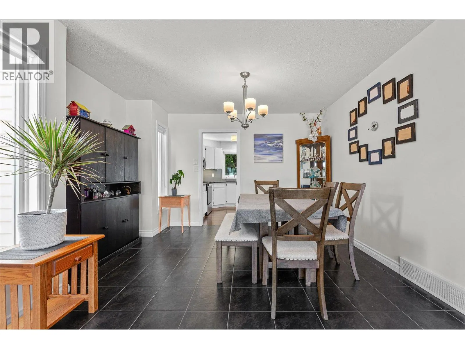 3418 Mariposa Court