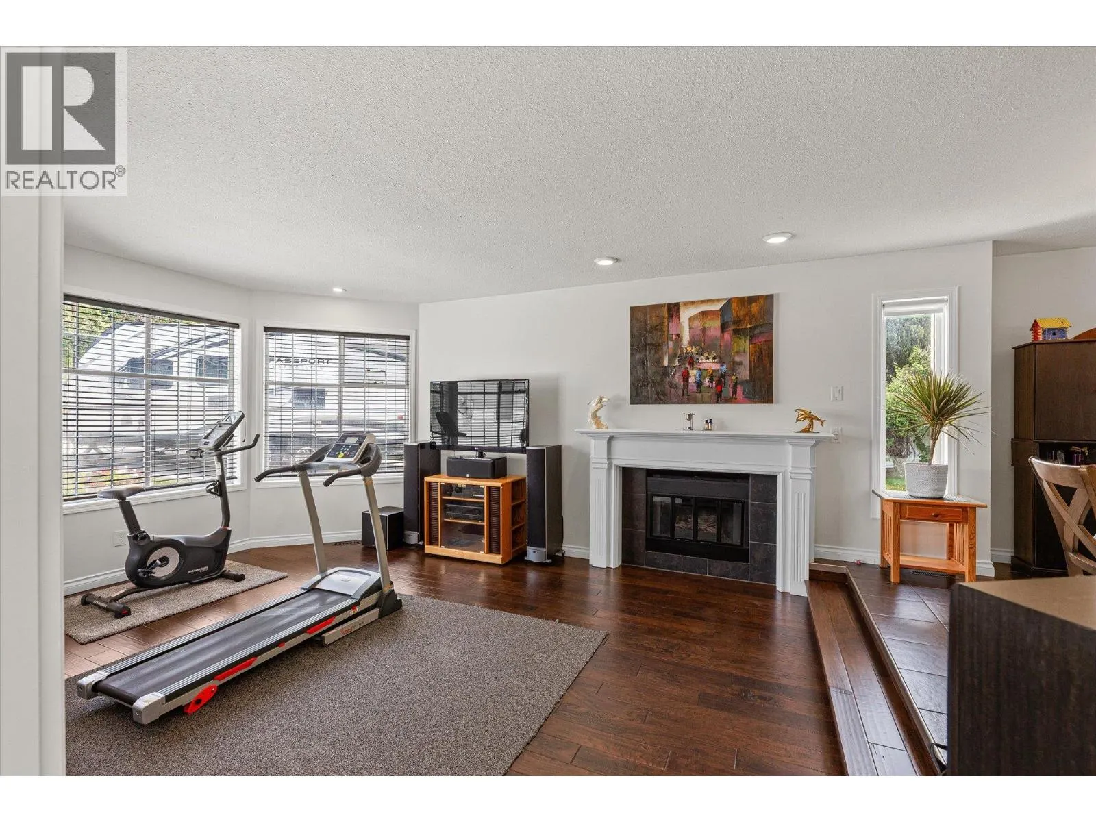 3418 Mariposa Court