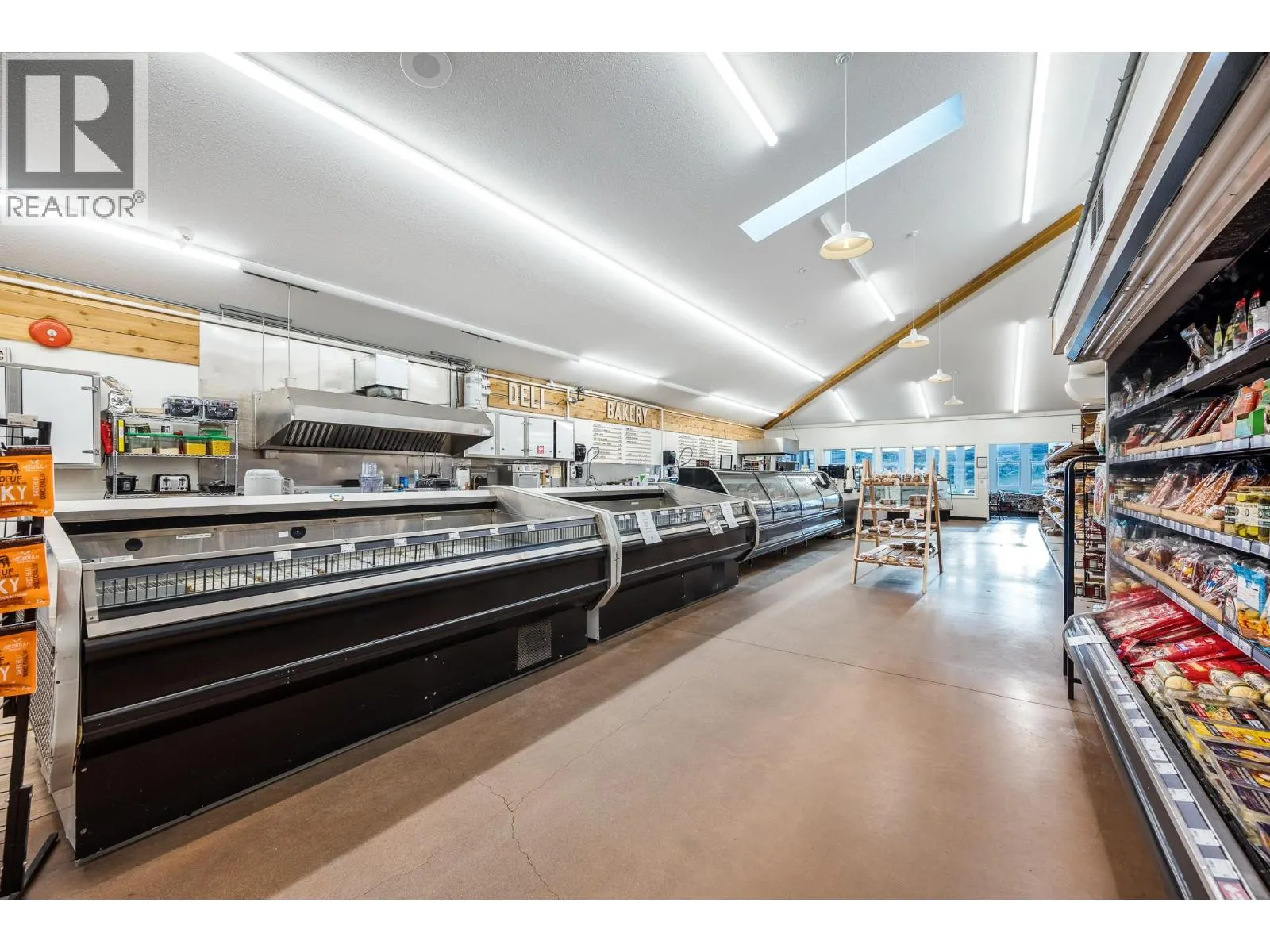 7920/7912 Highland Road