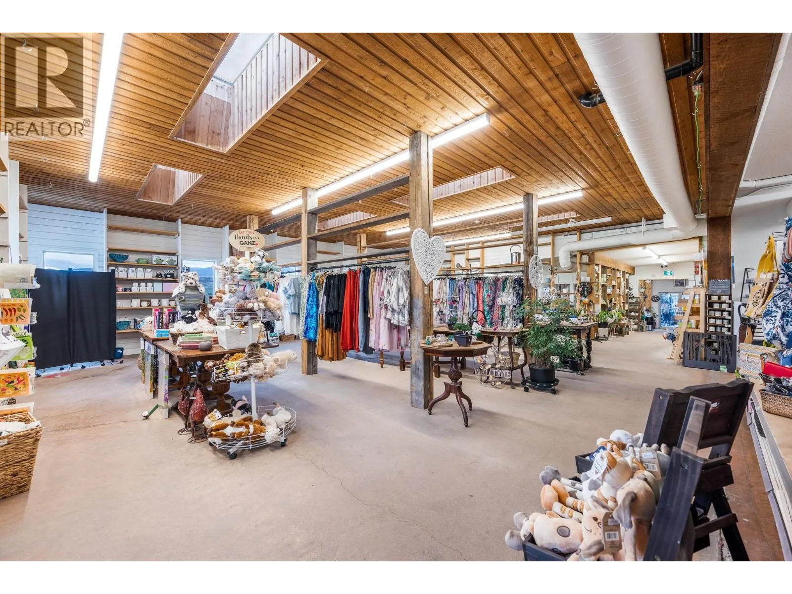 7920/7912 Highland Road