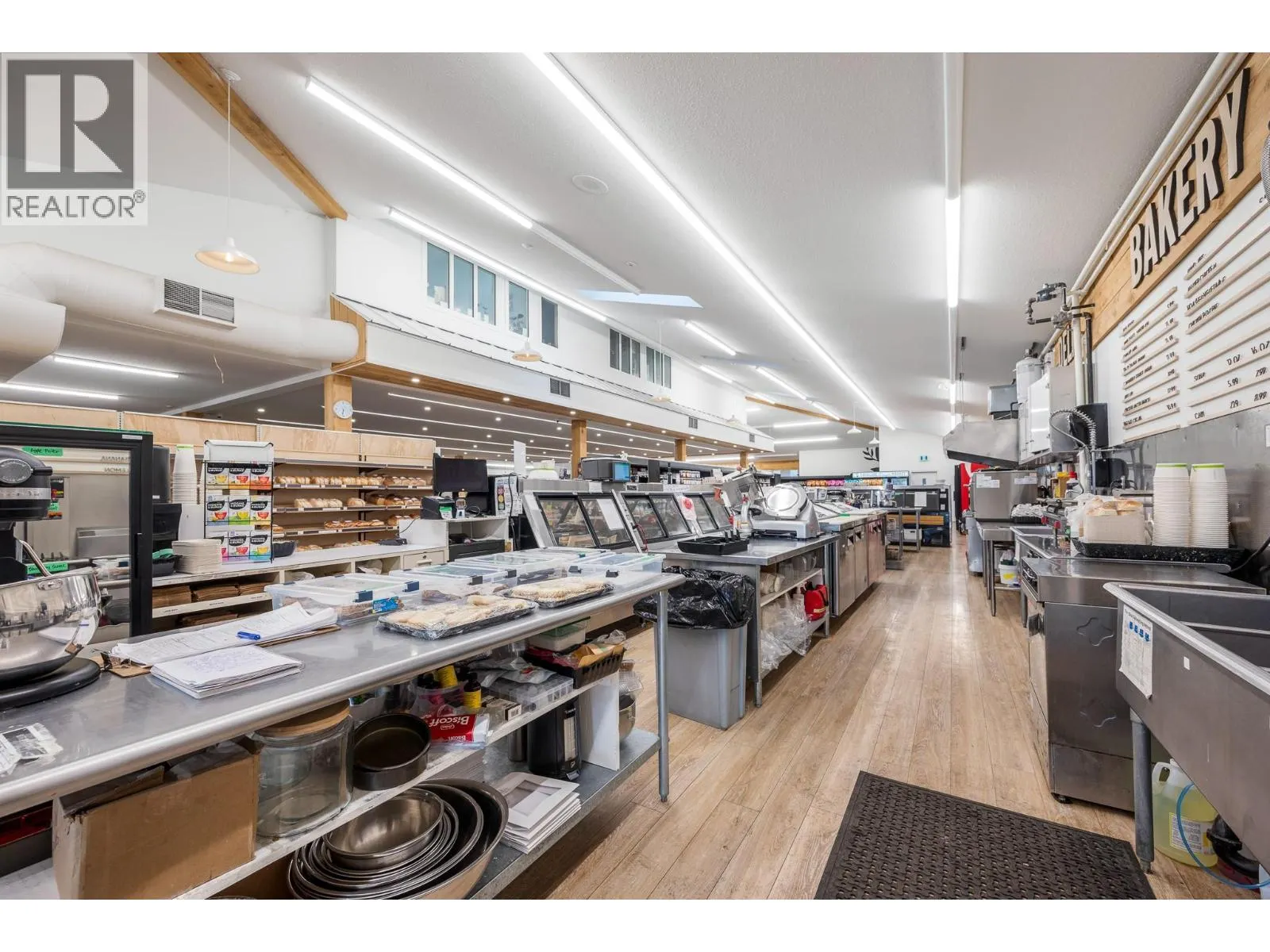 7920/7912 Highland Road