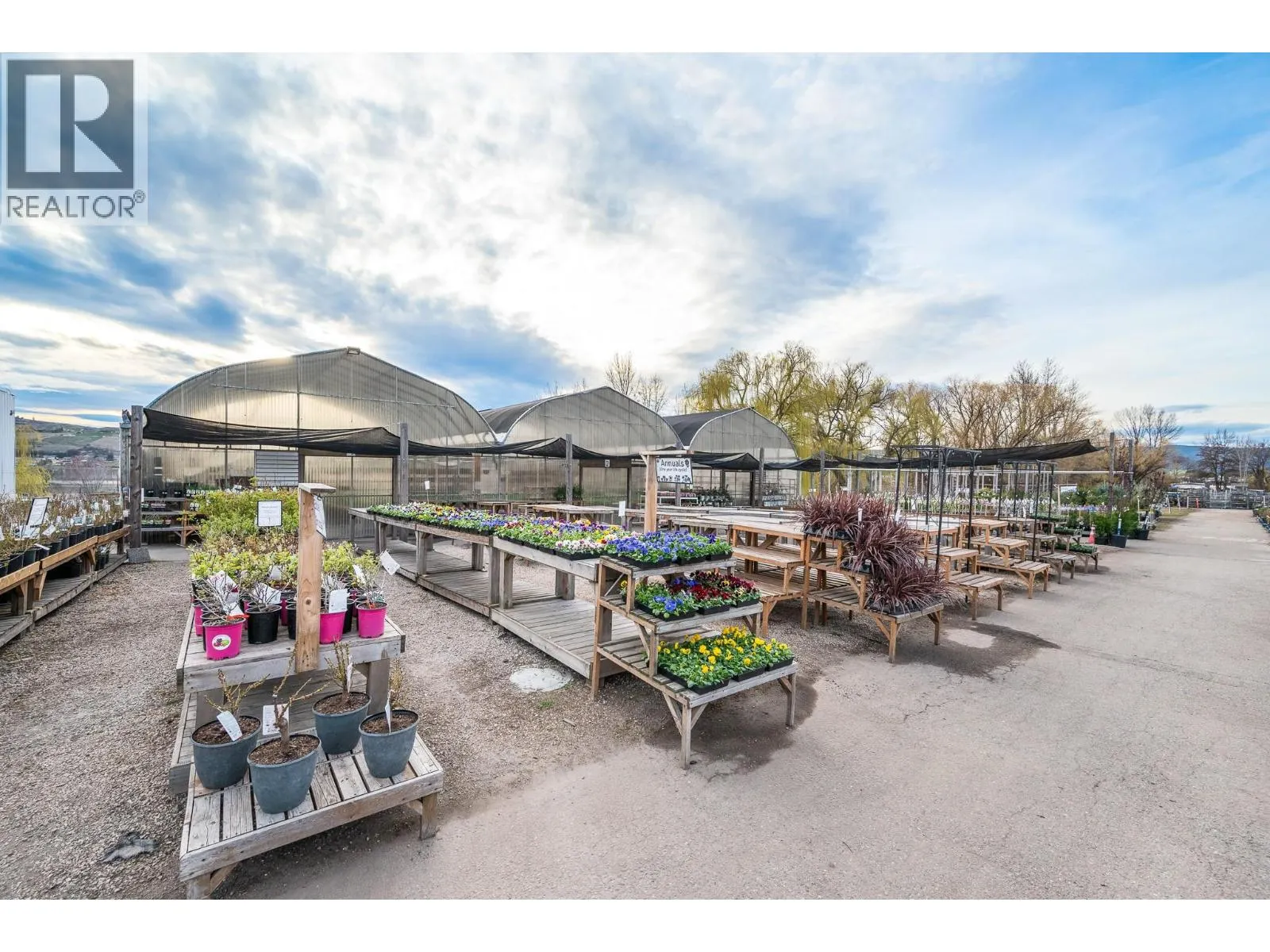 7920/7912 Highland Road