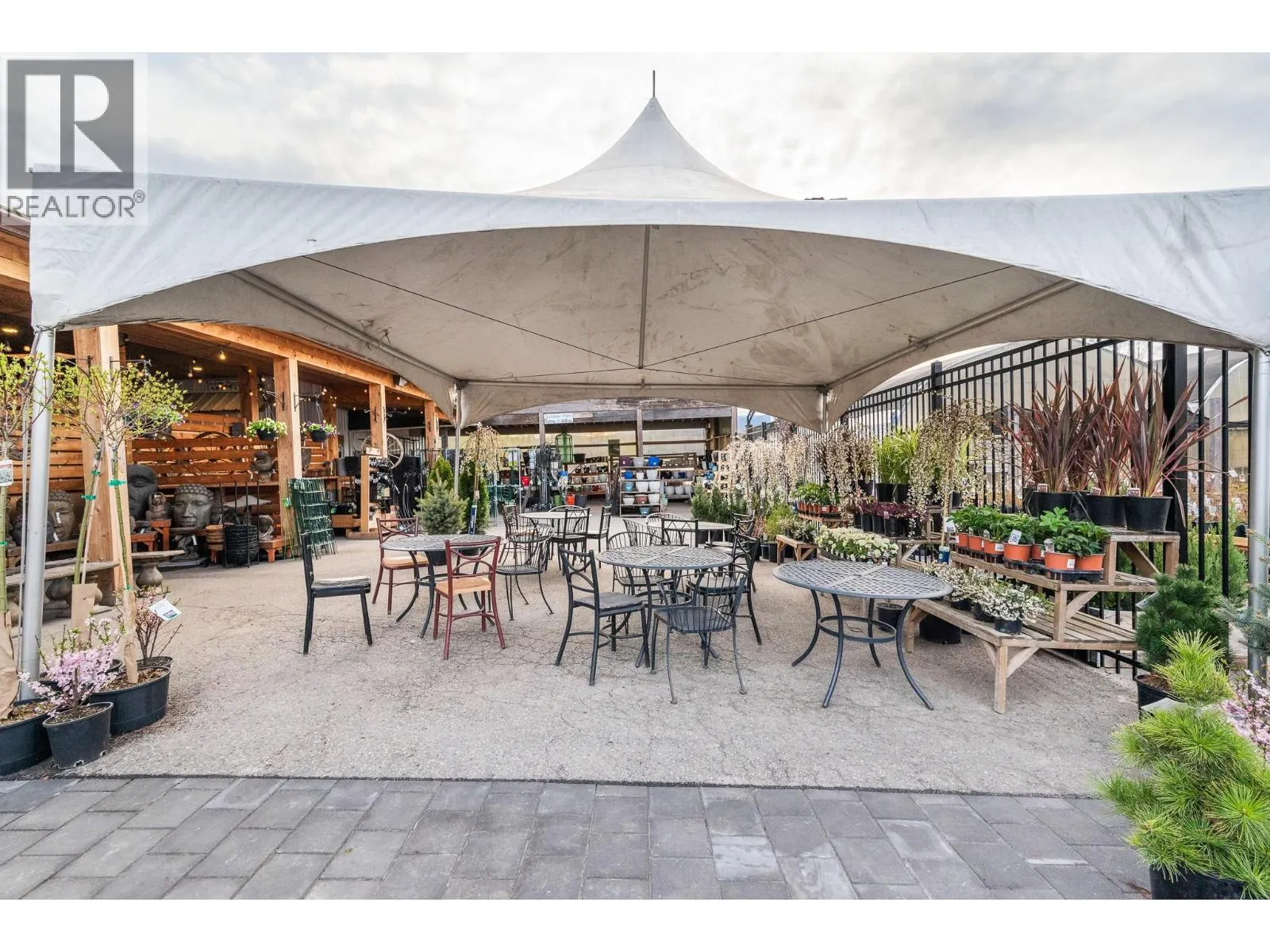 7920/7912 Highland Road