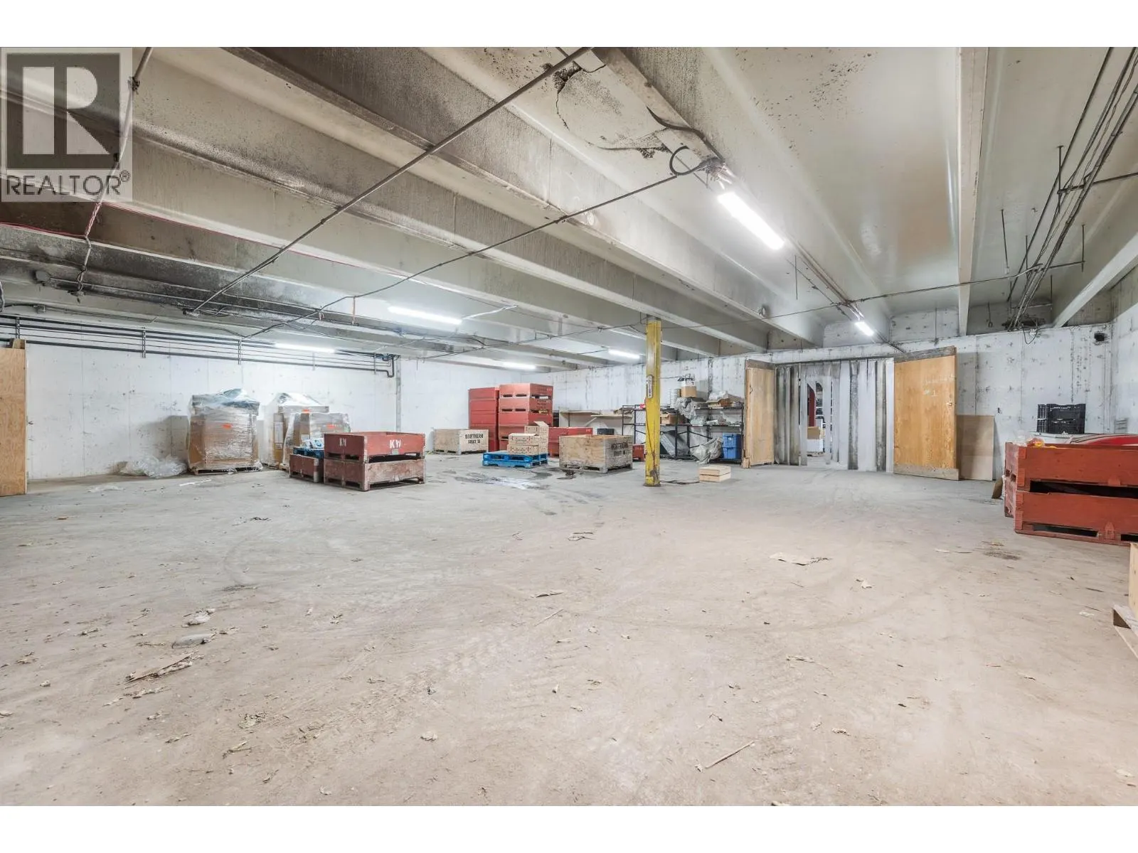7920/7912 Highland Road