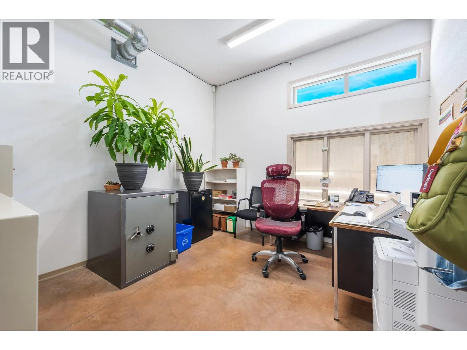 7920/7912 Highland Road