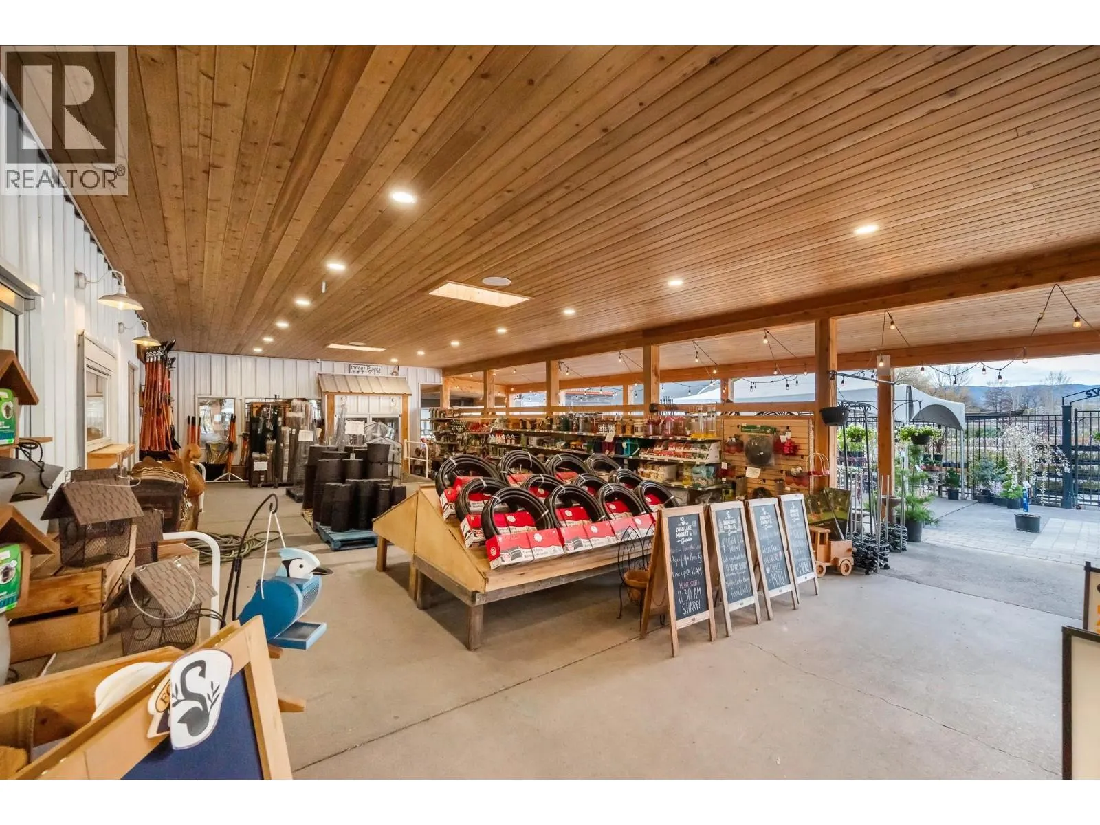 7920/7912 Highland Road