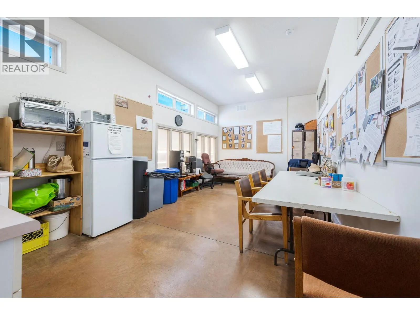 7920/7912 Highland Road