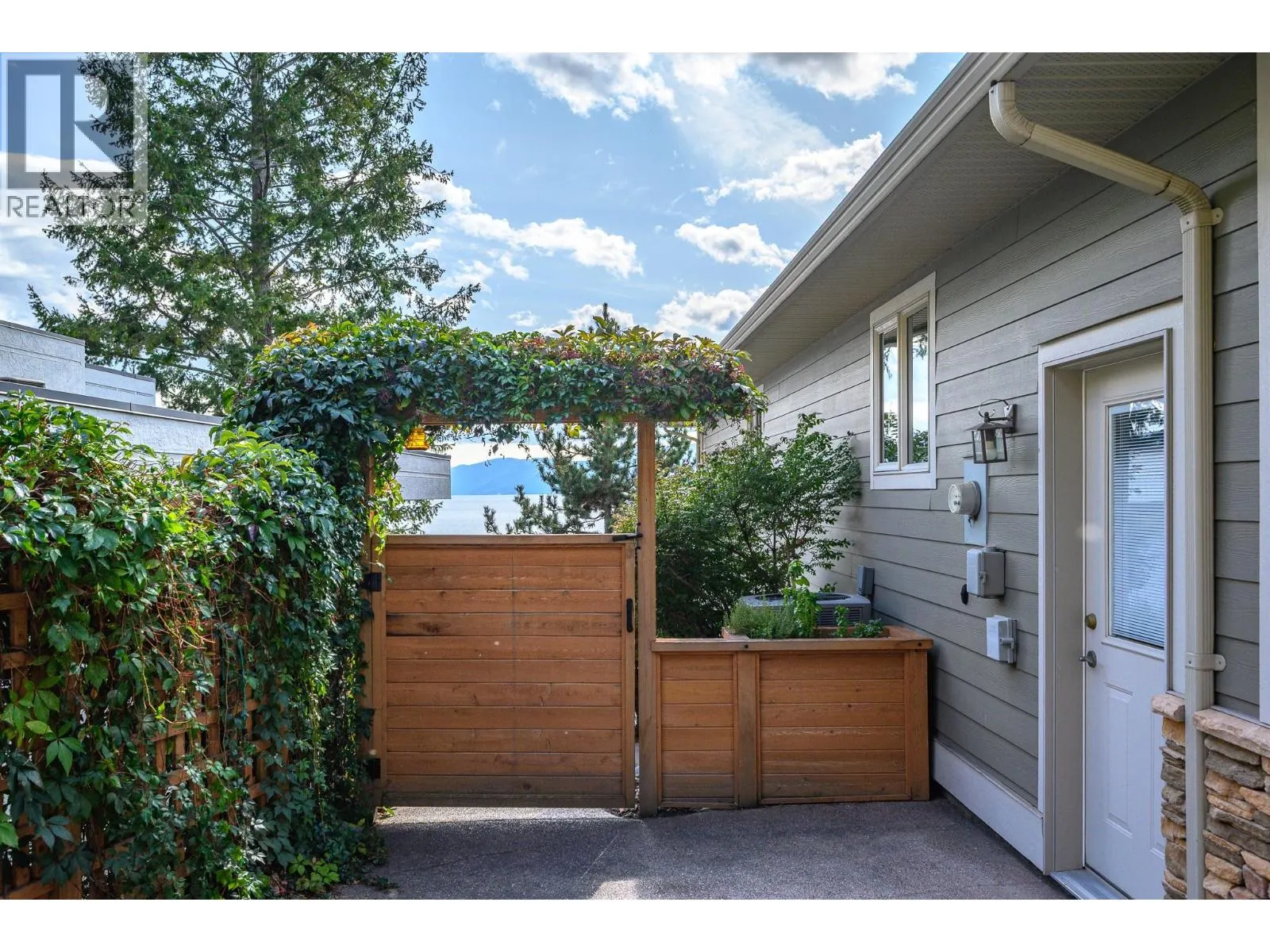 100 Kestrel Place Unit# 11