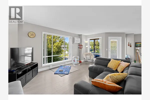 727 Houghton Road Unit# 212