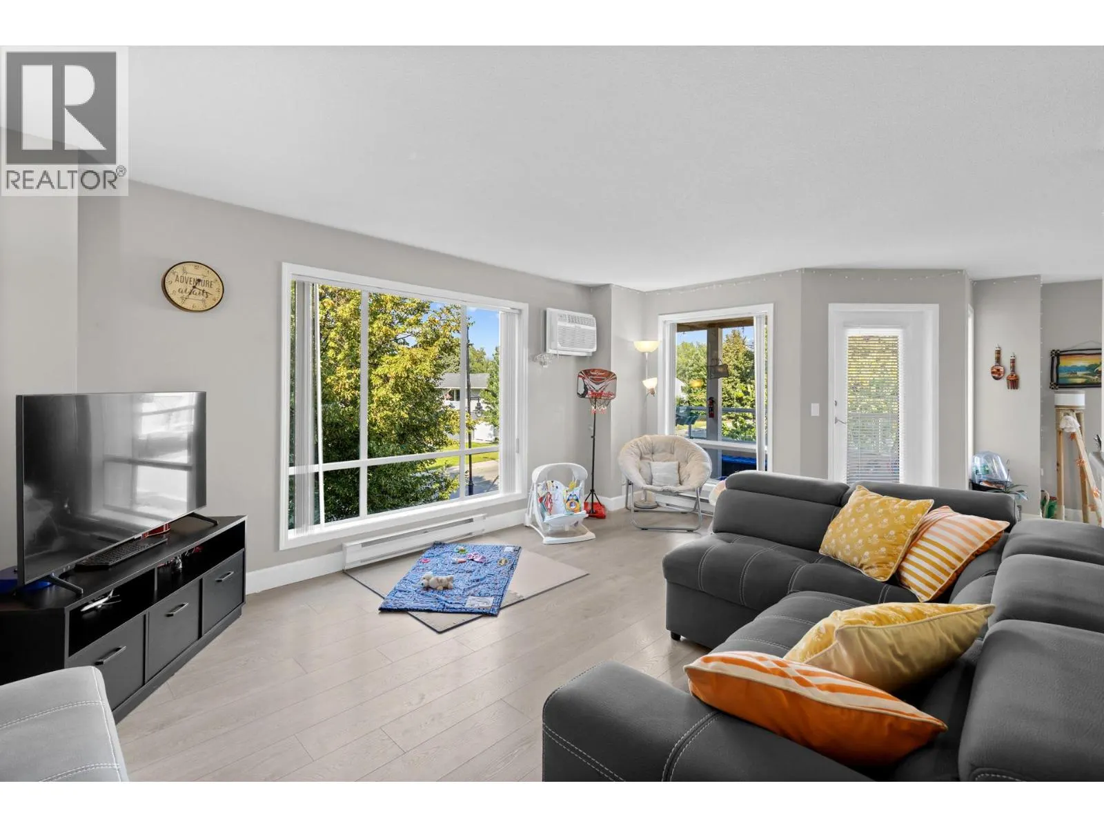 727 Houghton Road Unit# 212