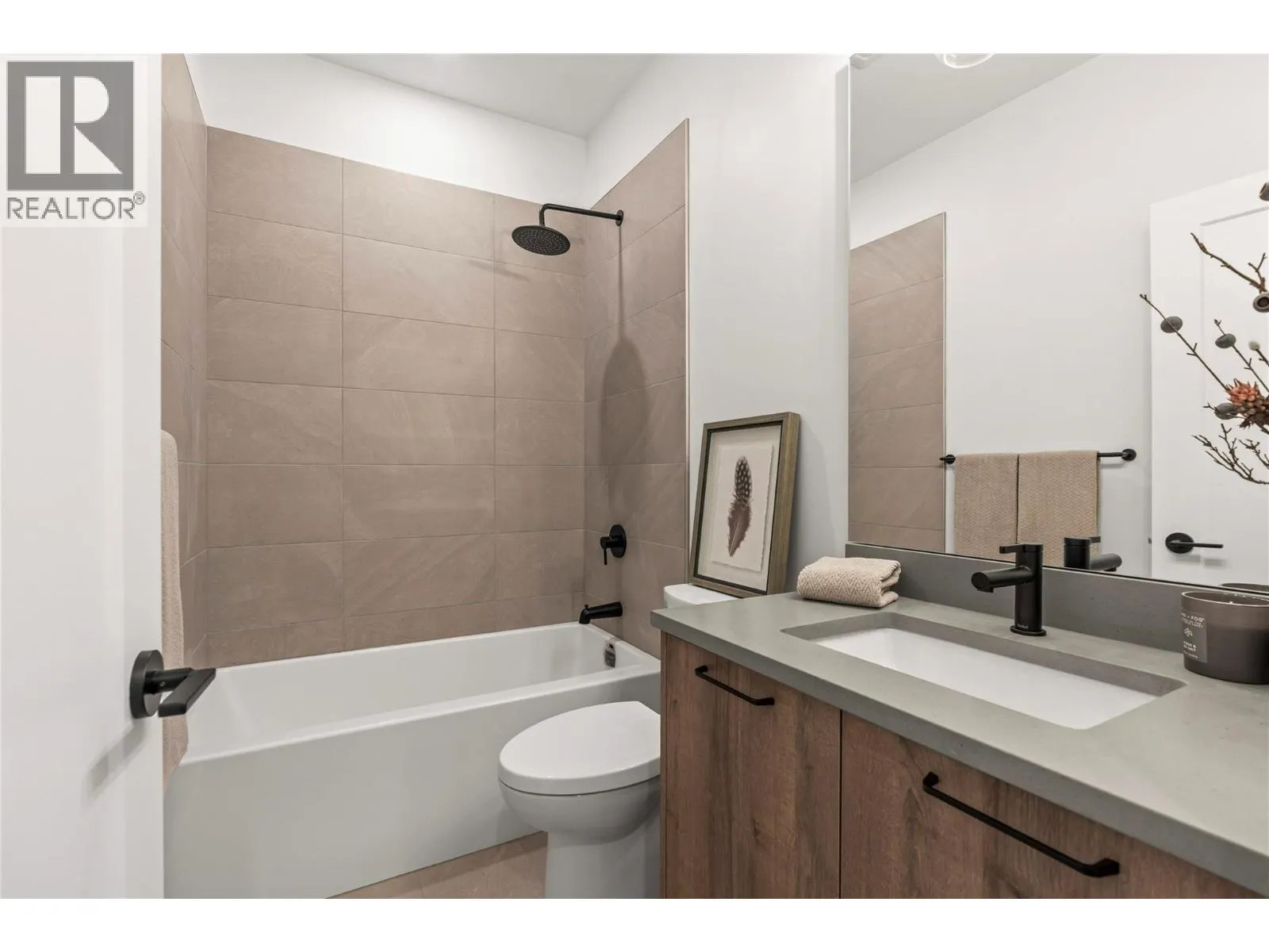 2459 Bradley Drive Unit# 101 Lot# 5