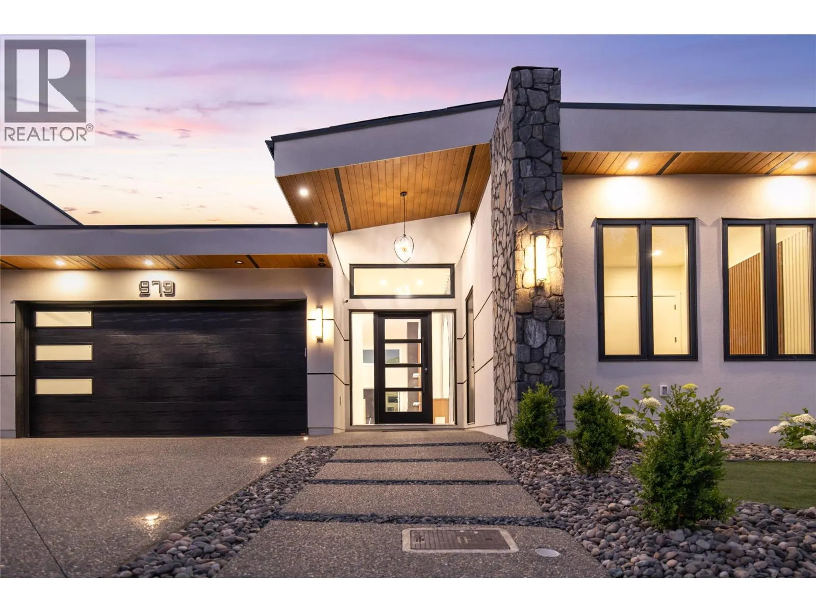 979 Loseth Drive