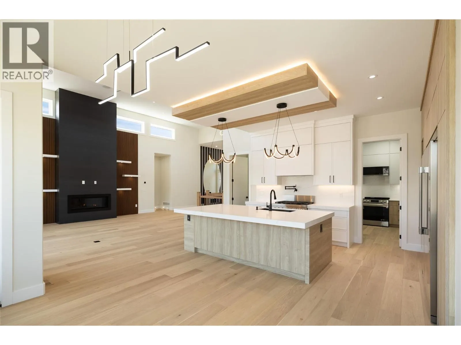 979 Loseth Drive