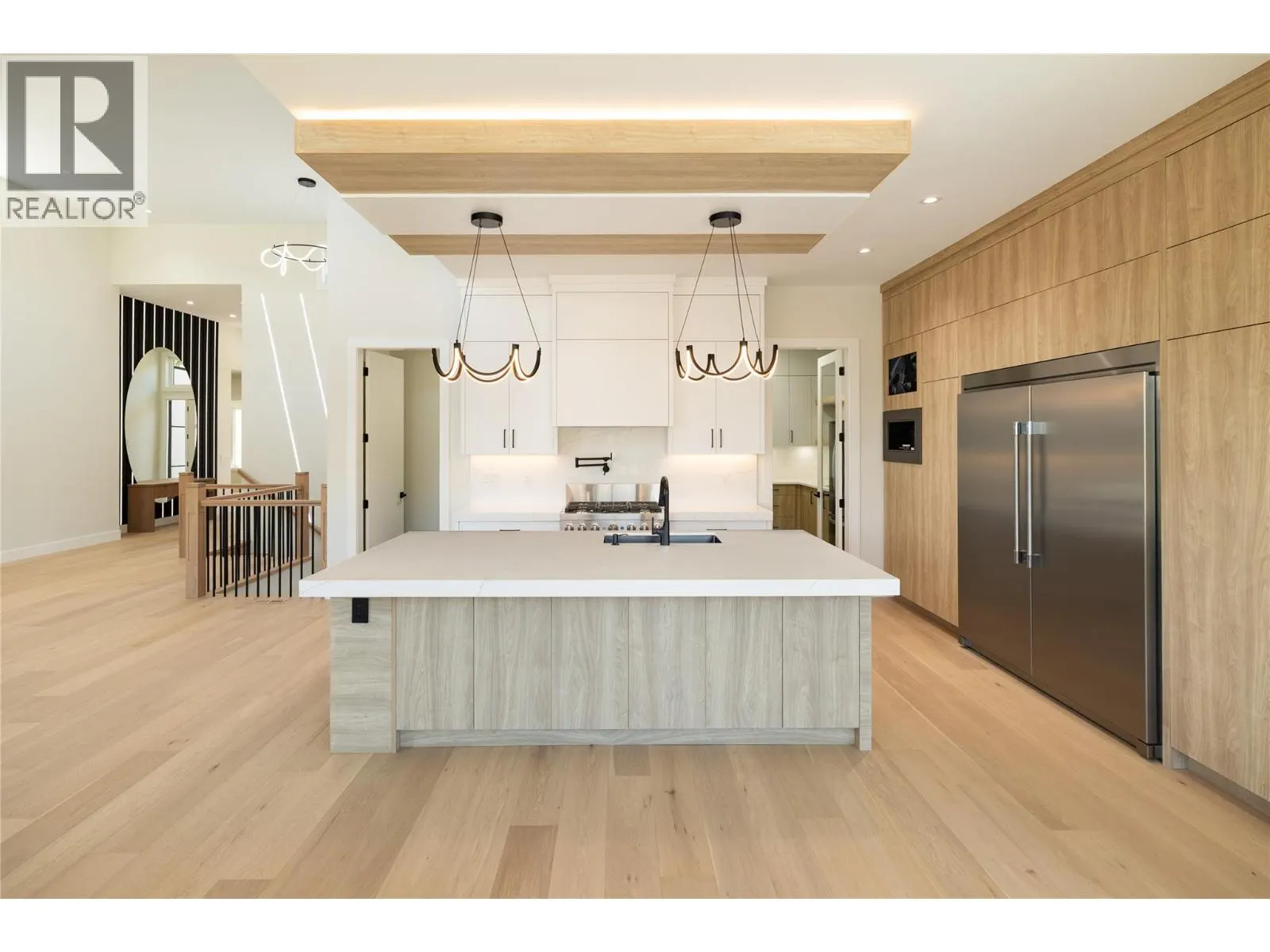 979 Loseth Drive