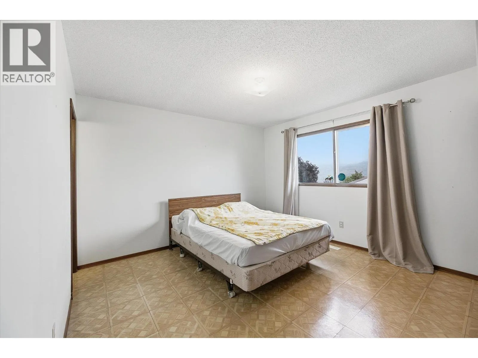 3605 15 Avenue