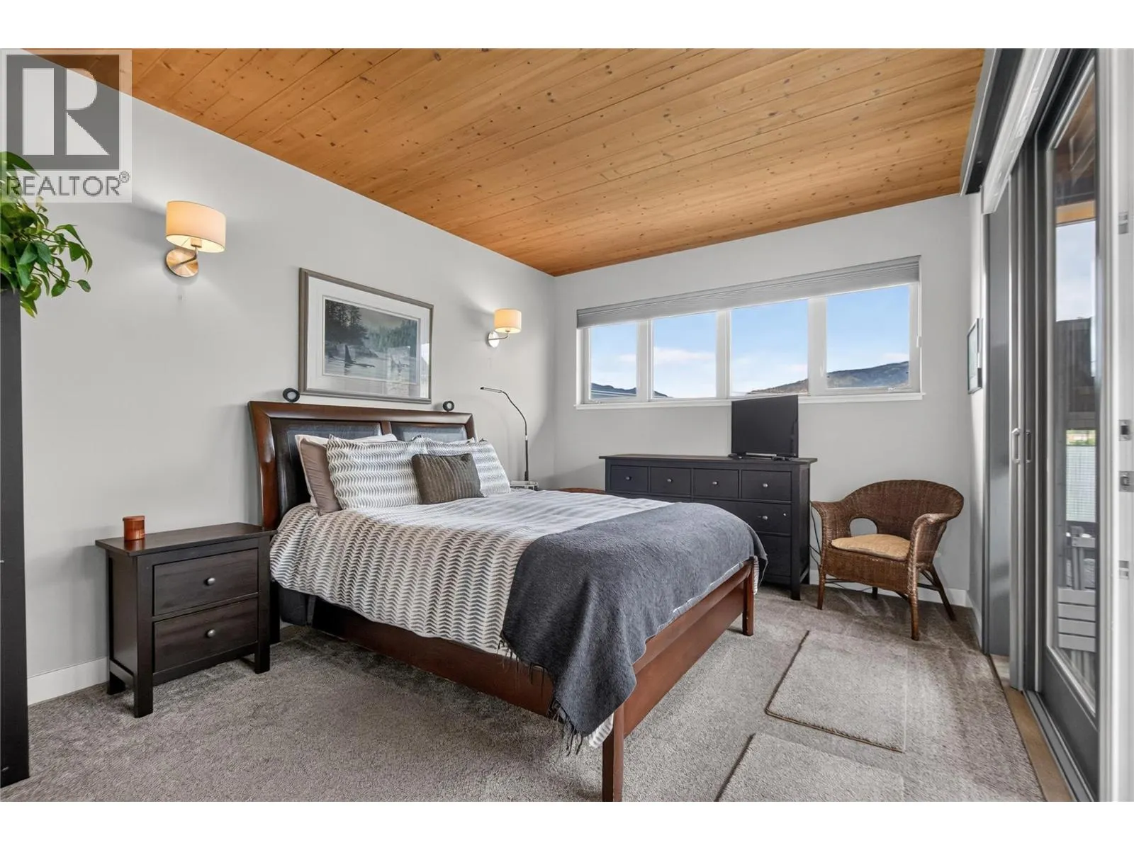433 Churchill Avenue Unit# 102