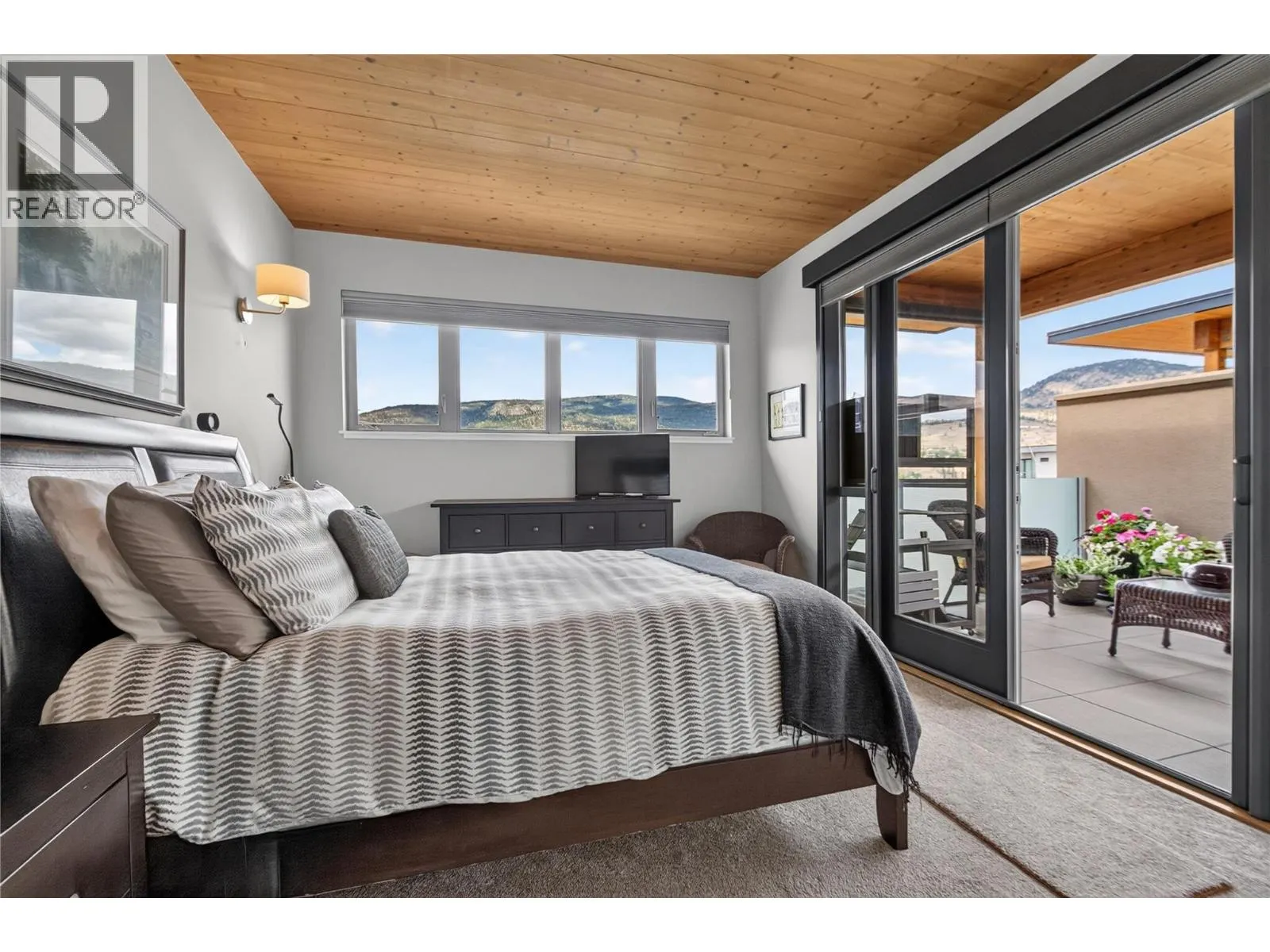 433 Churchill Avenue Unit# 102