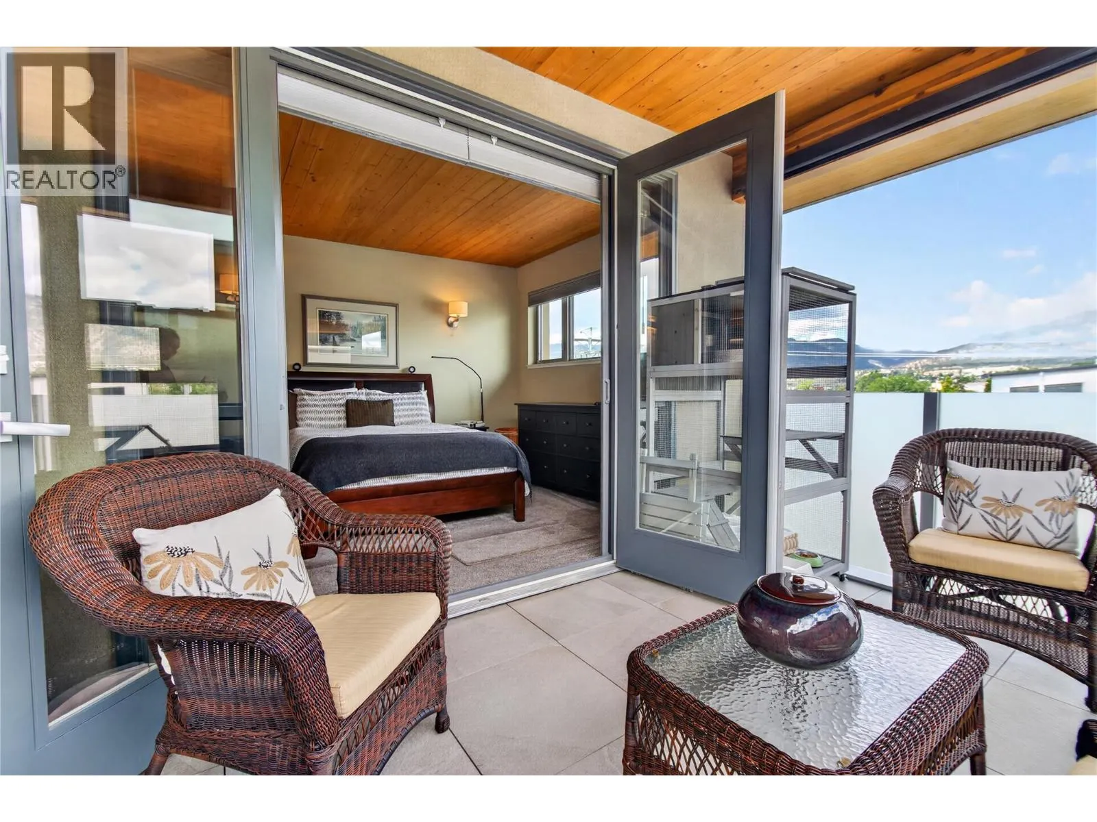 433 Churchill Avenue Unit# 102