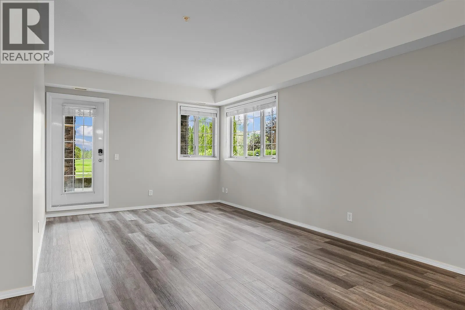 1873 Country Club Drive Unit# 2221