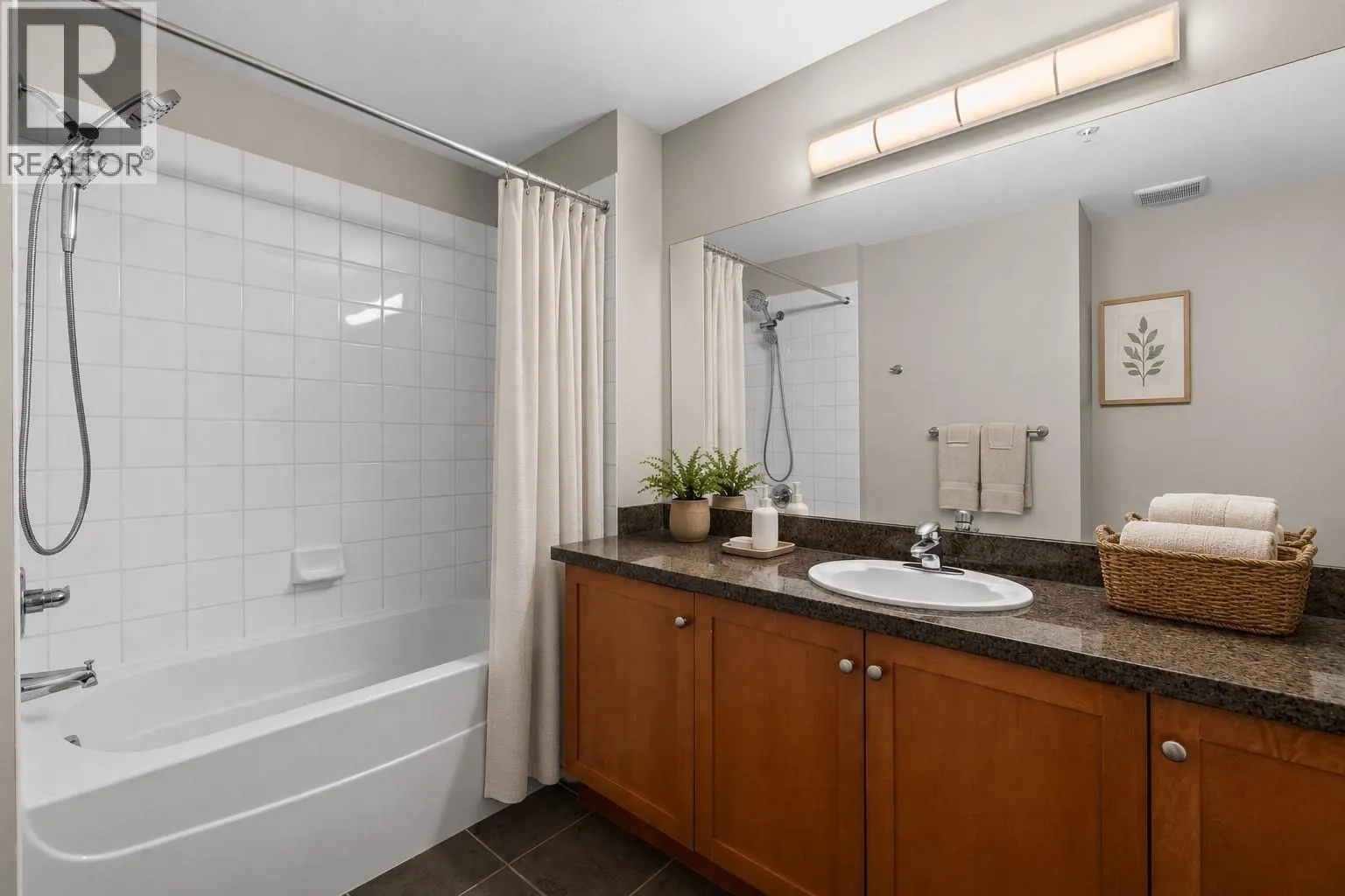 1873 Country Club Drive Unit# 2221