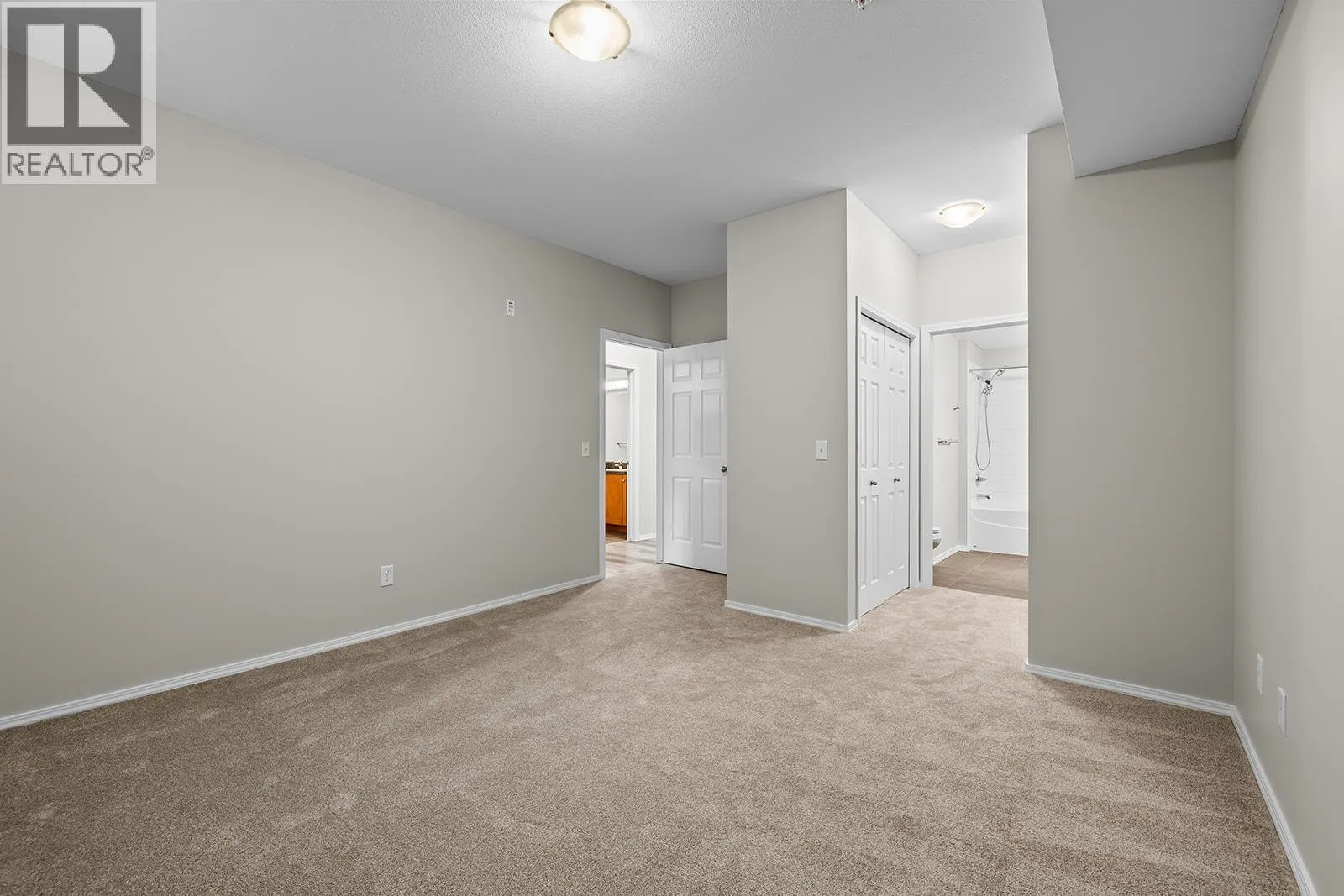 1873 Country Club Drive Unit# 2221