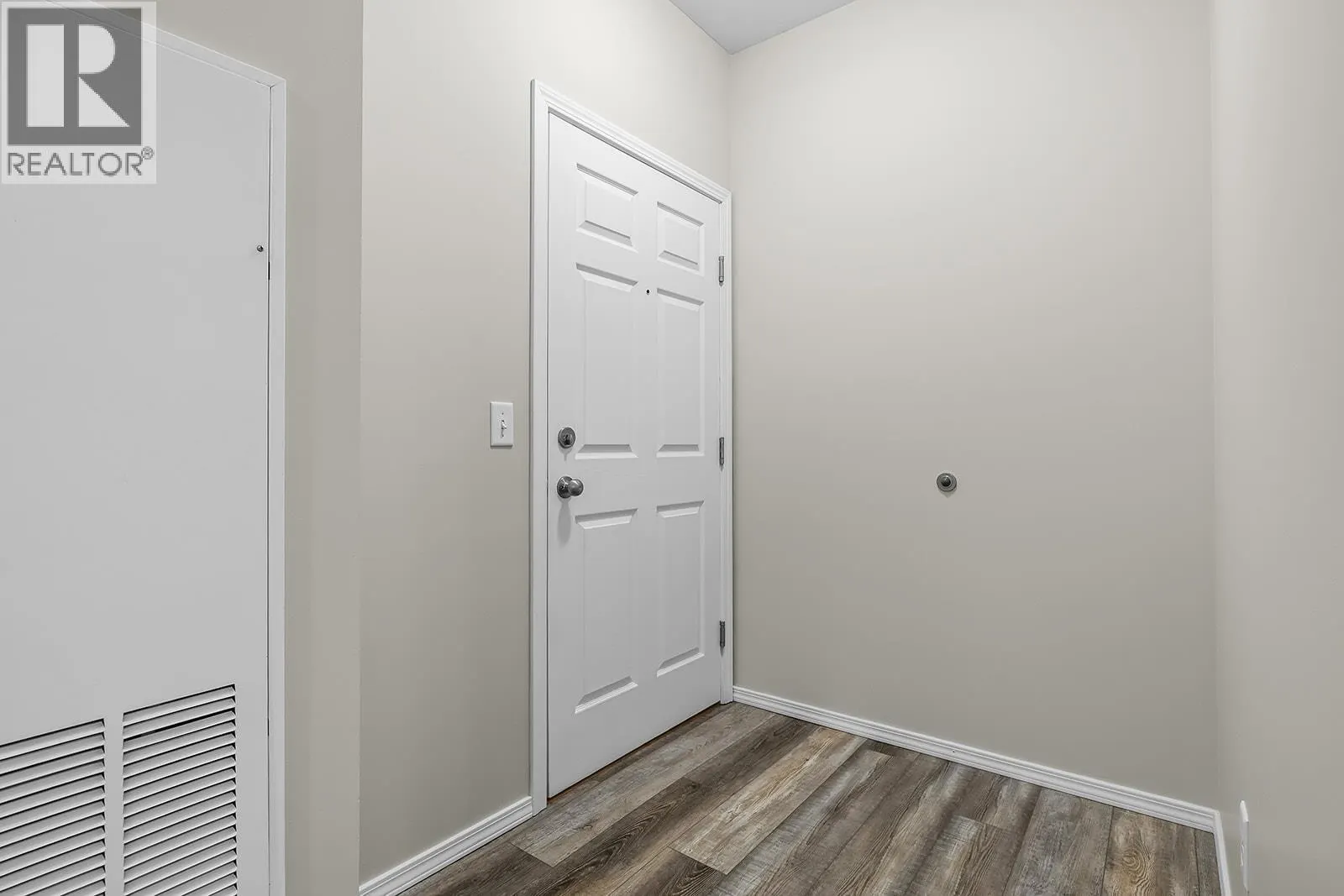 1873 Country Club Drive Unit# 2221