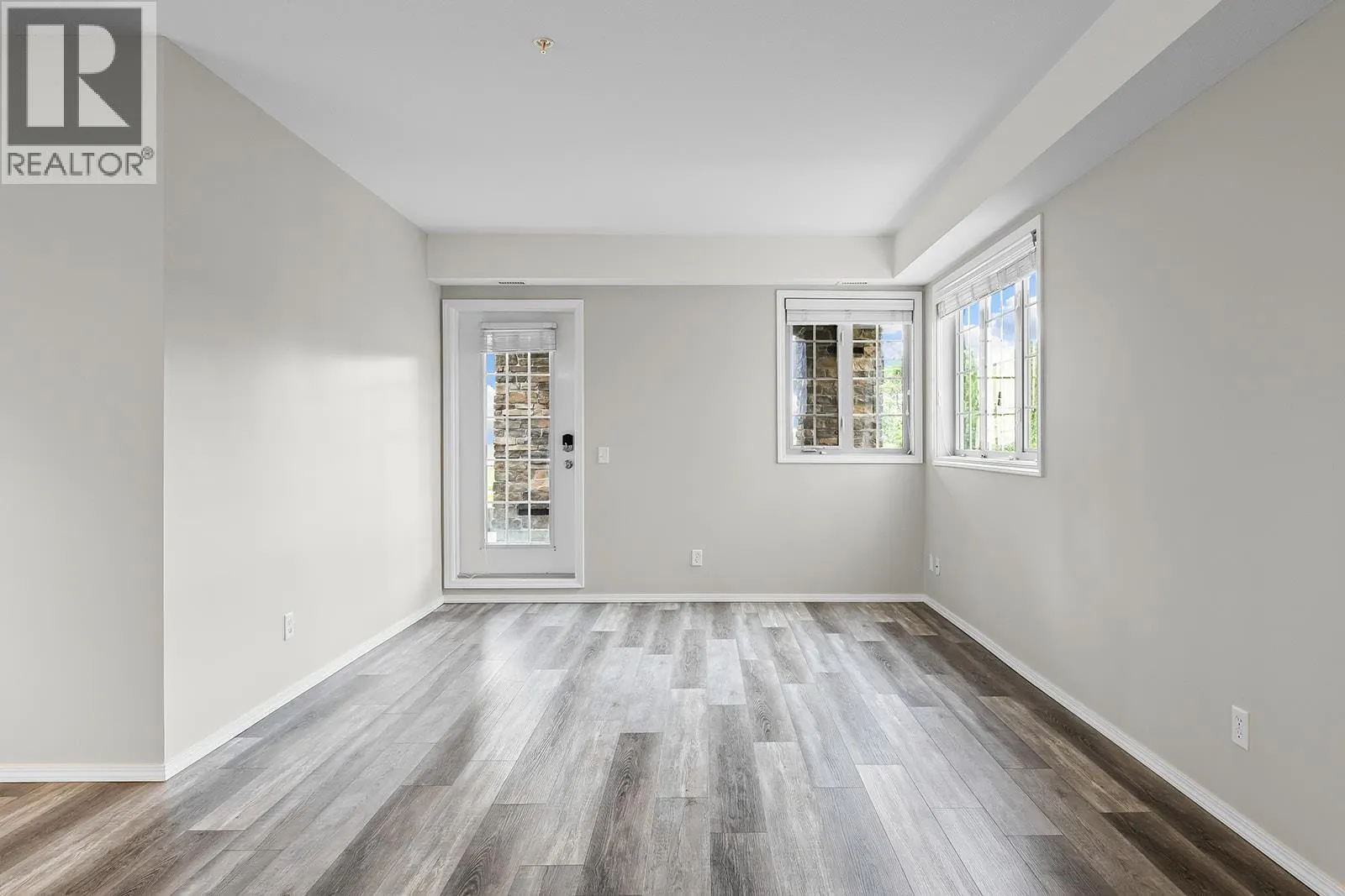 1873 Country Club Drive Unit# 2221
