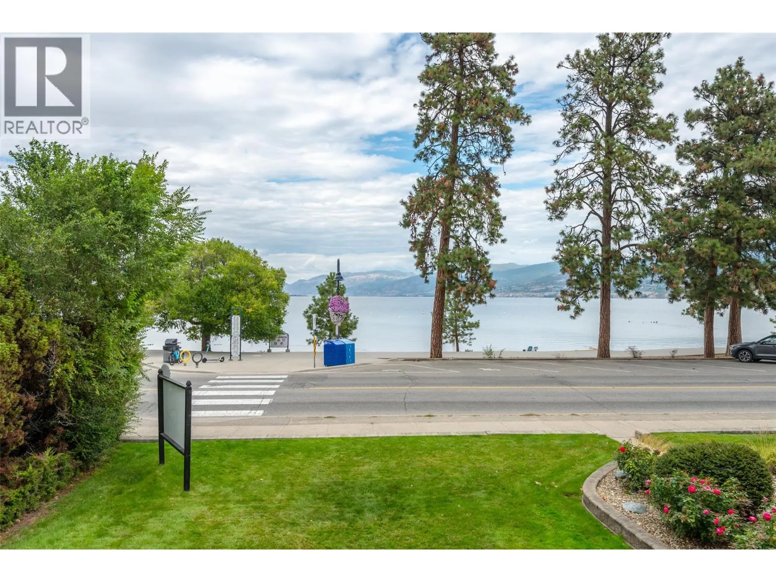 578 Lakeshore Drive Unit# 202