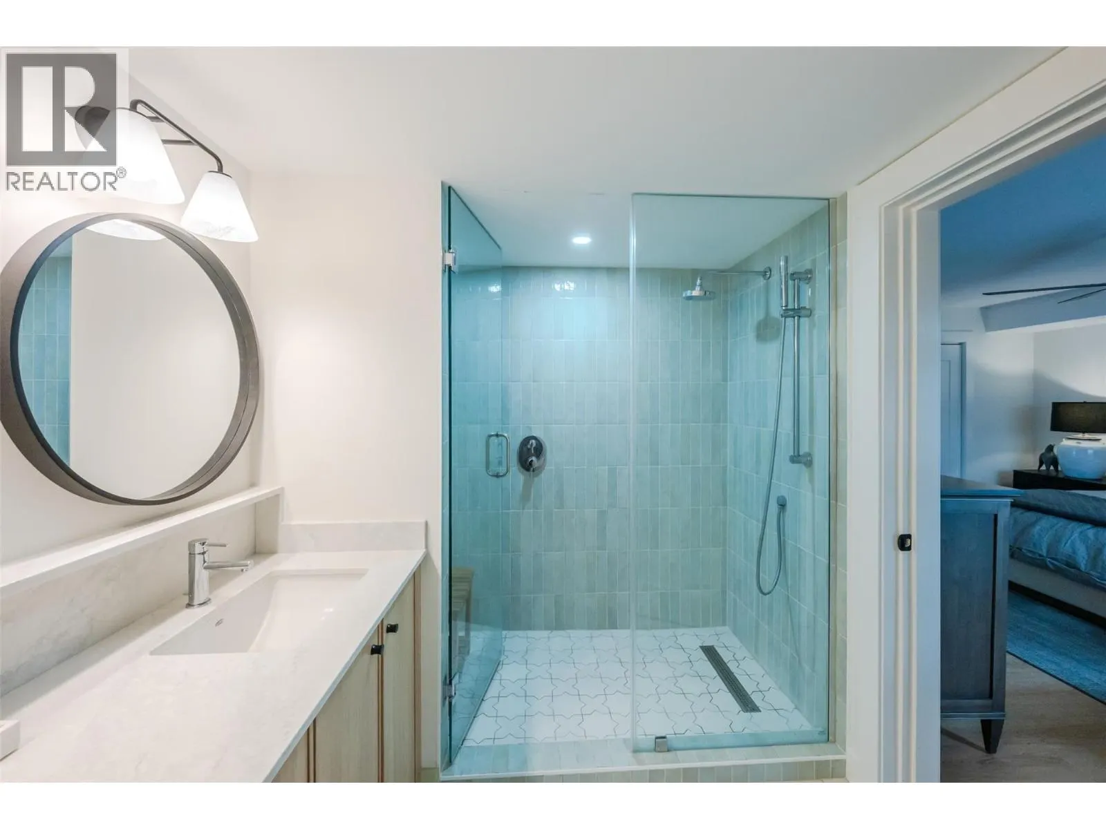 578 Lakeshore Drive Unit# 202