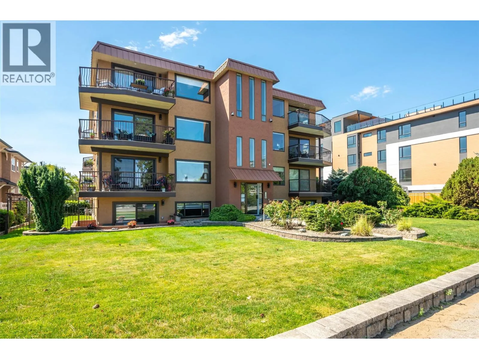 578 Lakeshore Drive Unit# 202