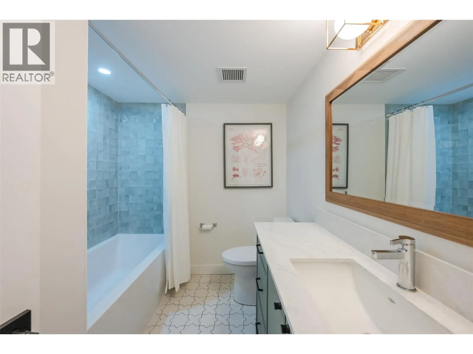 578 Lakeshore Drive Unit# 202