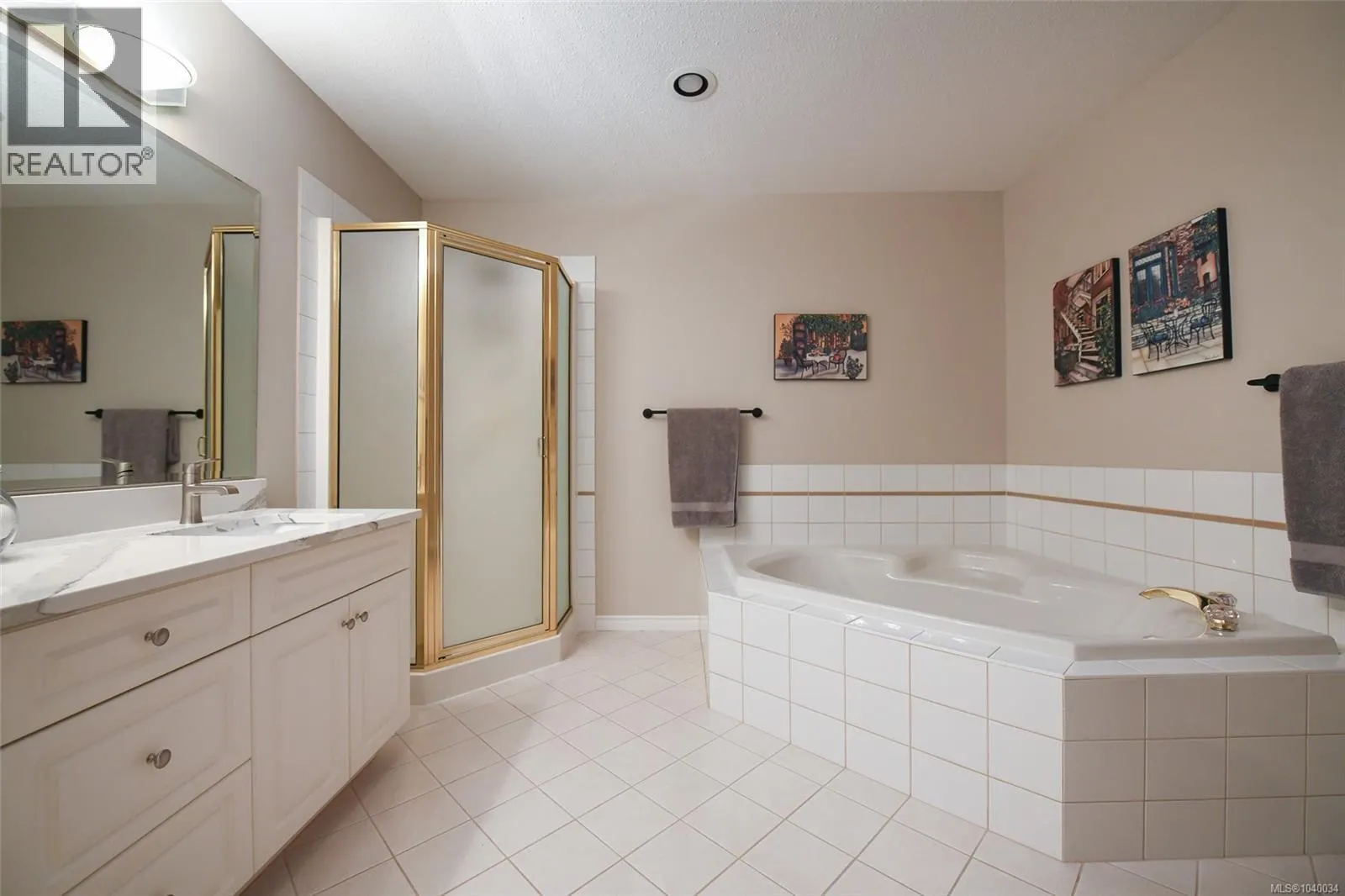 14 3100 Kensington Cres