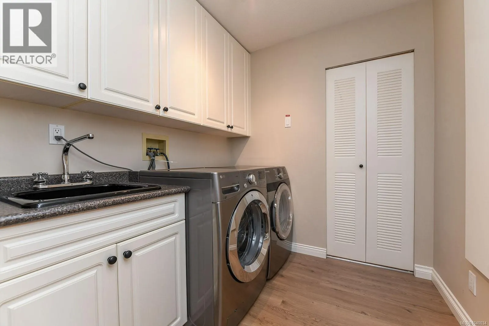 14 3100 Kensington Cres