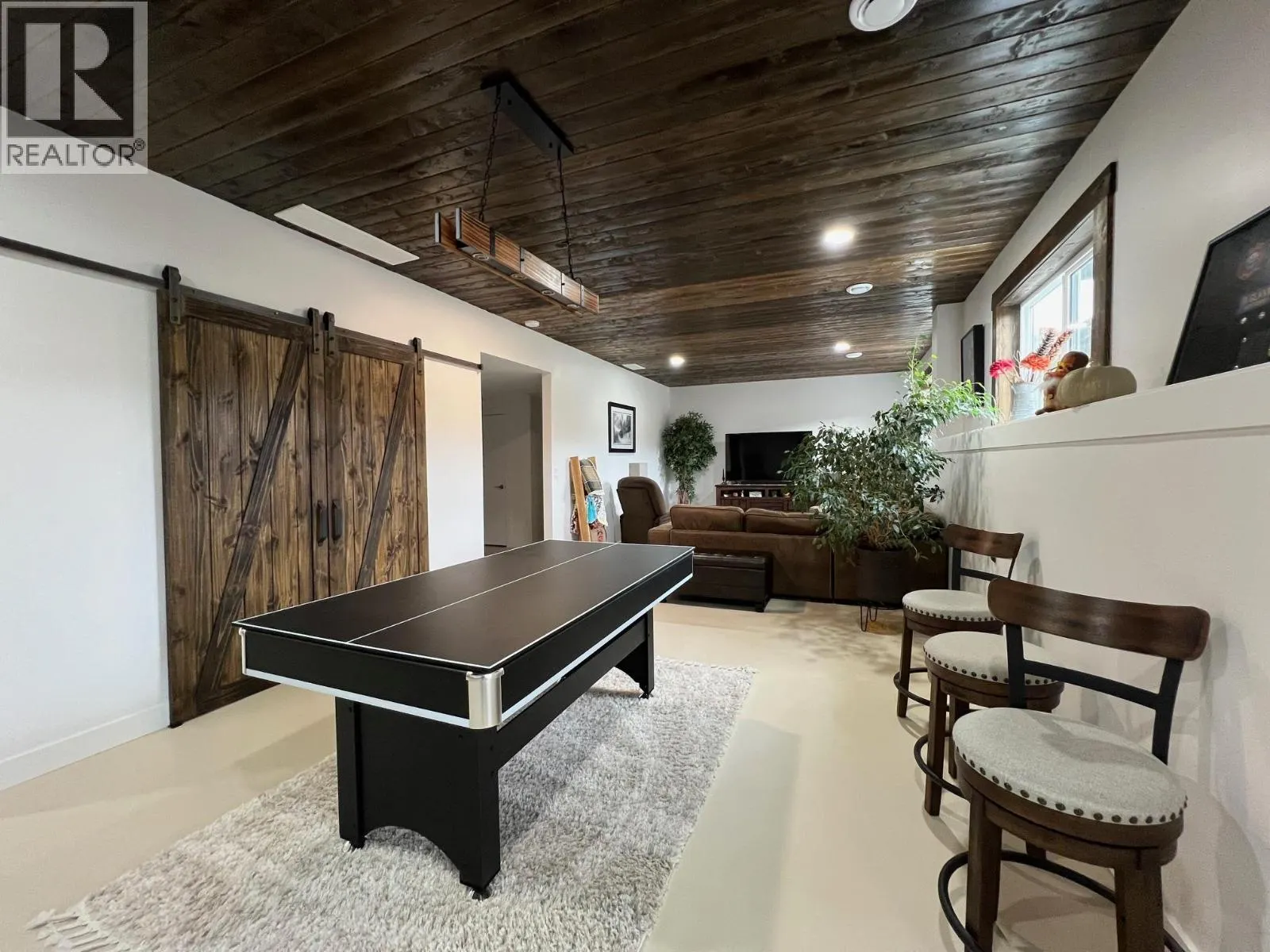 457 4 th Street