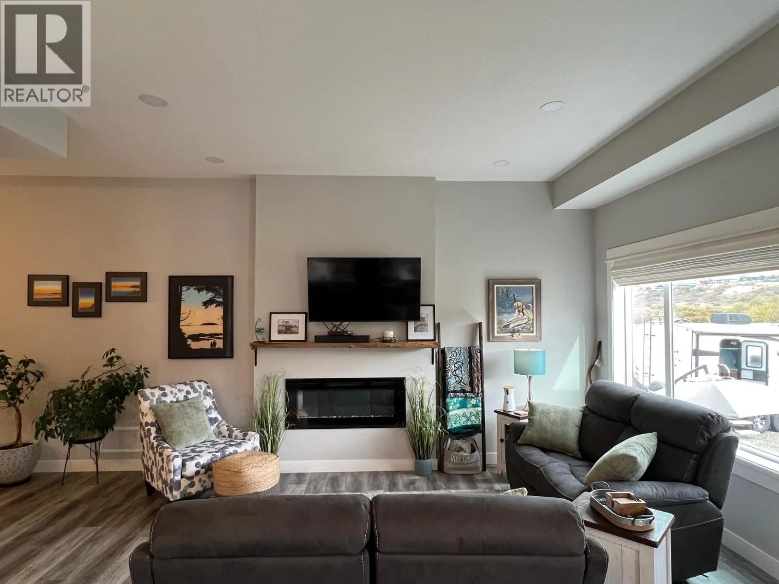 457 4 th Street