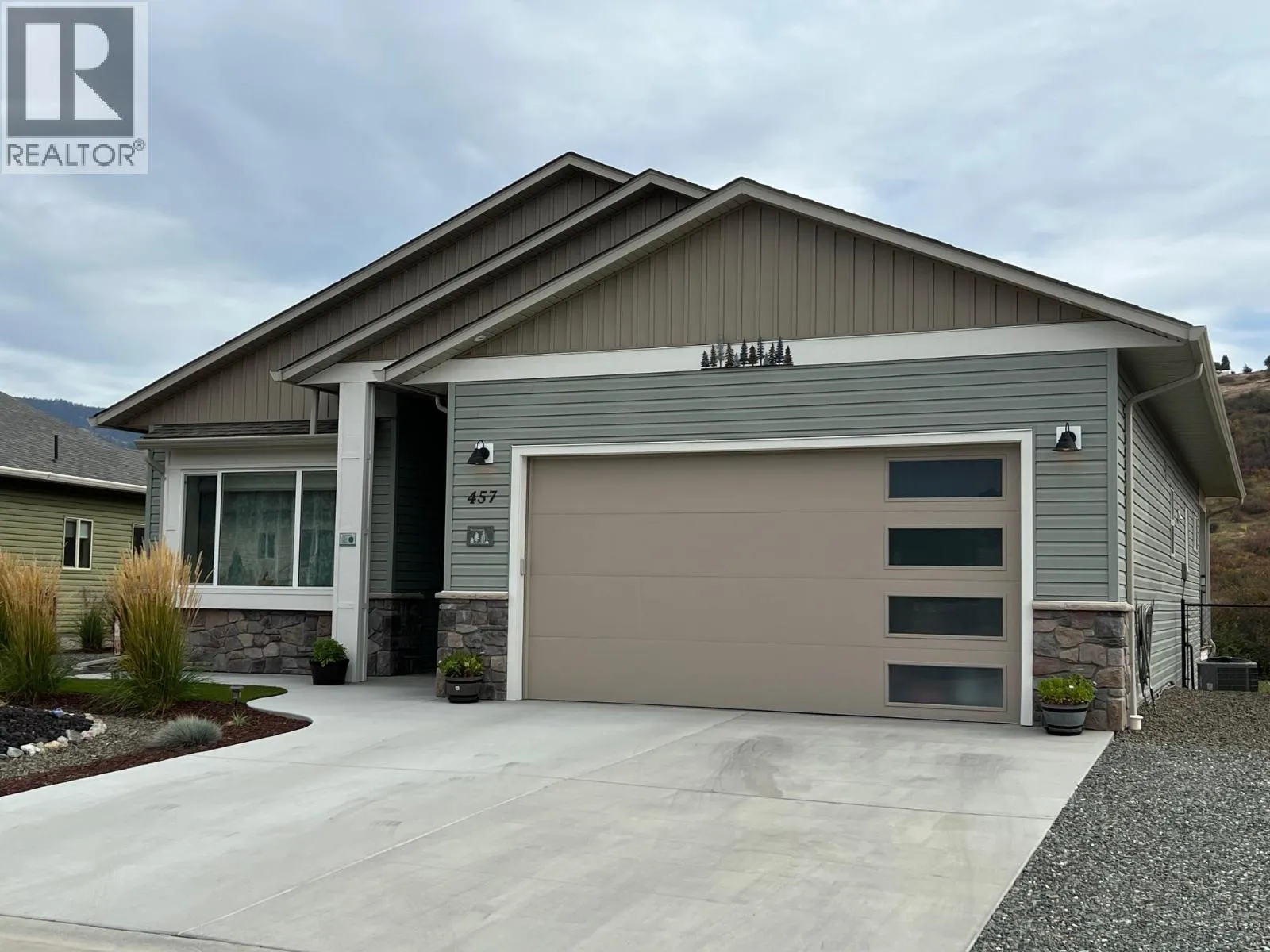 457 4 th Street