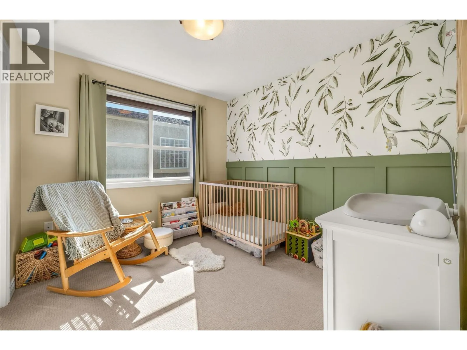 385 Douglas Avenue Unit# 102