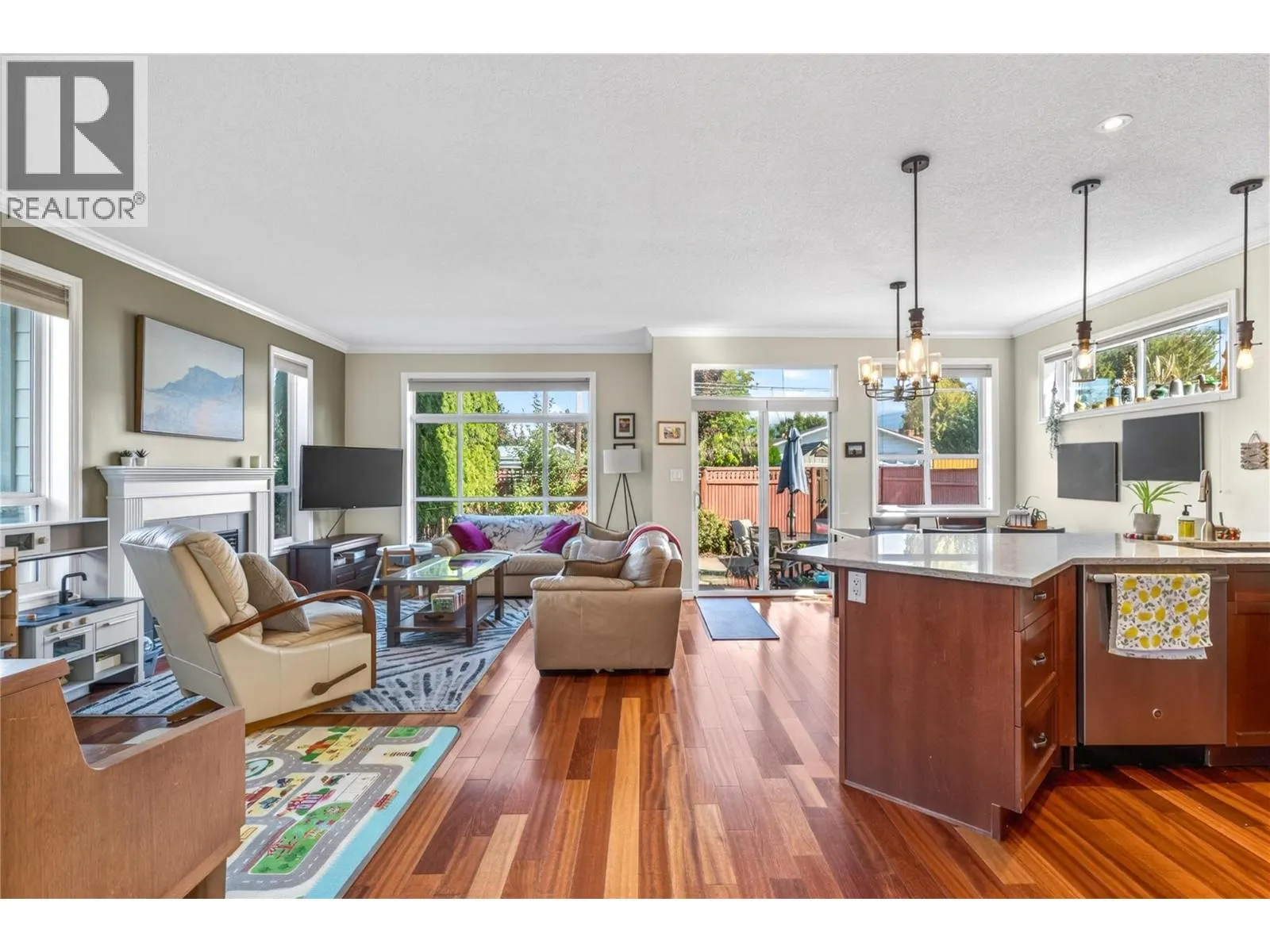 385 Douglas Avenue Unit# 102