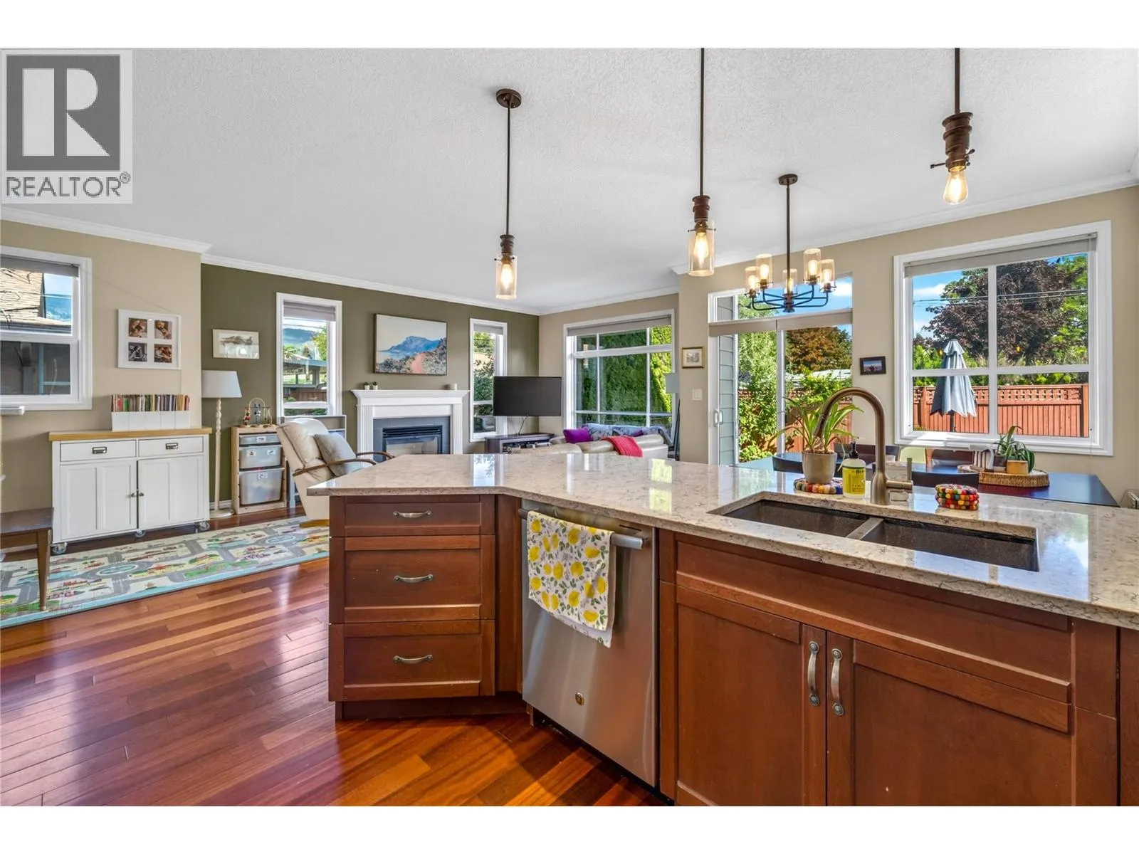 385 Douglas Avenue Unit# 102