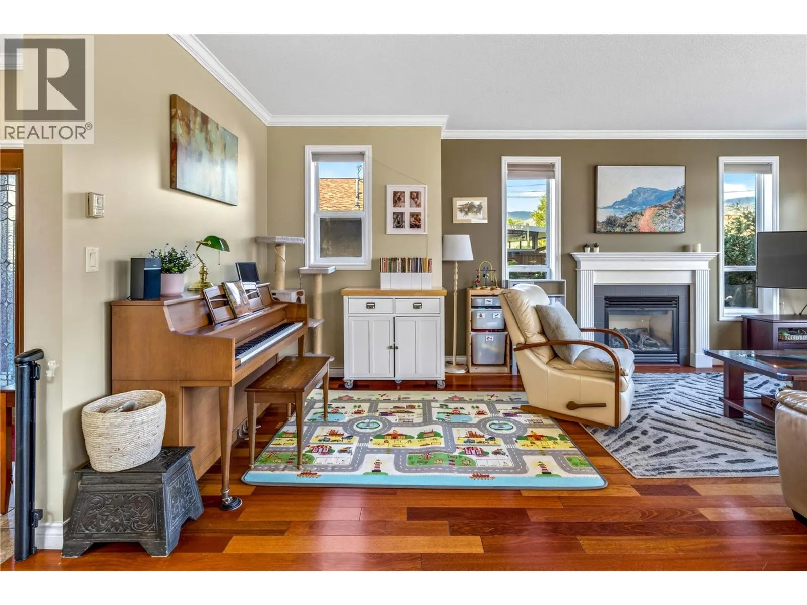 385 Douglas Avenue Unit# 102