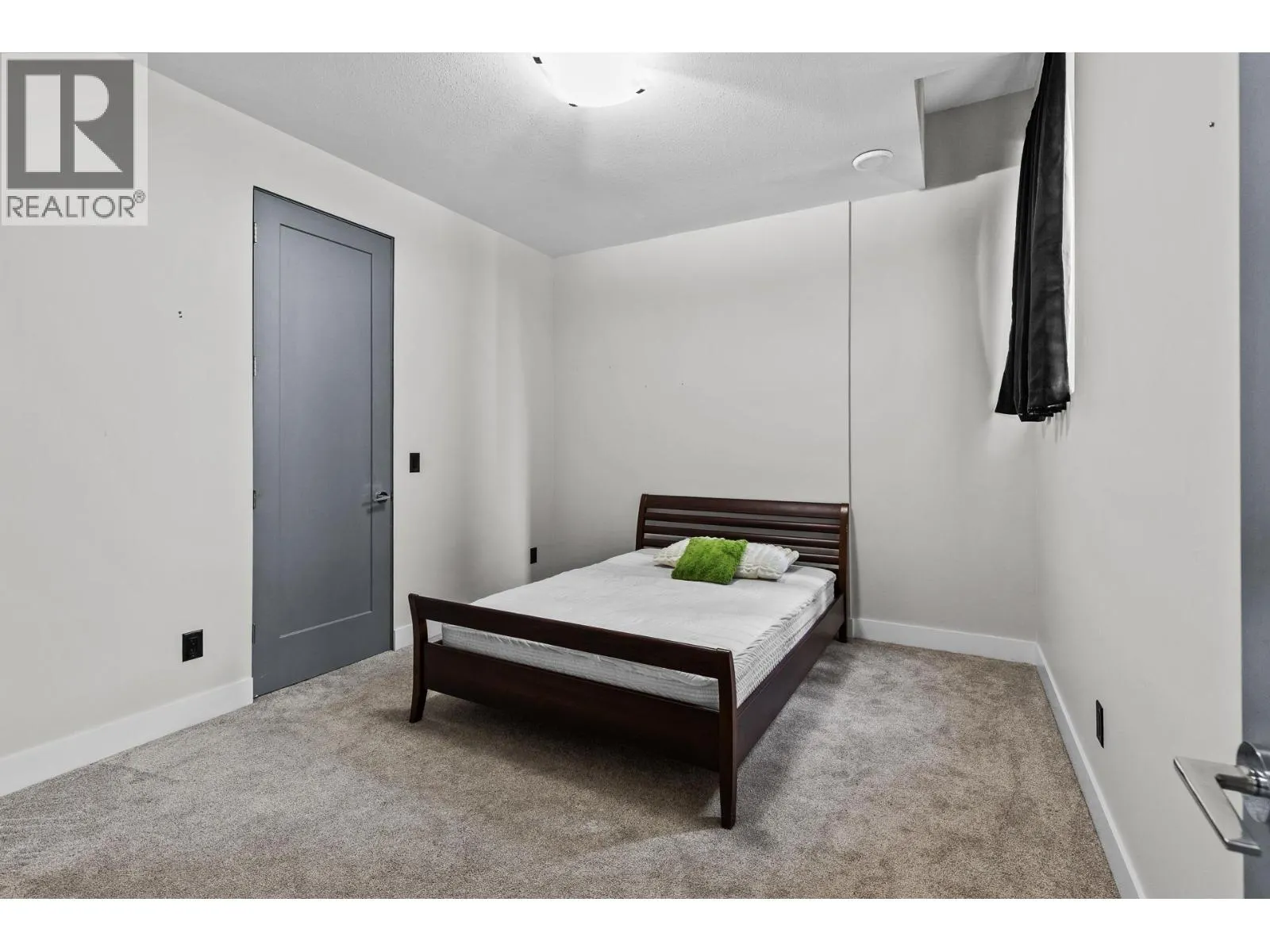 1851 Diamond View Drive