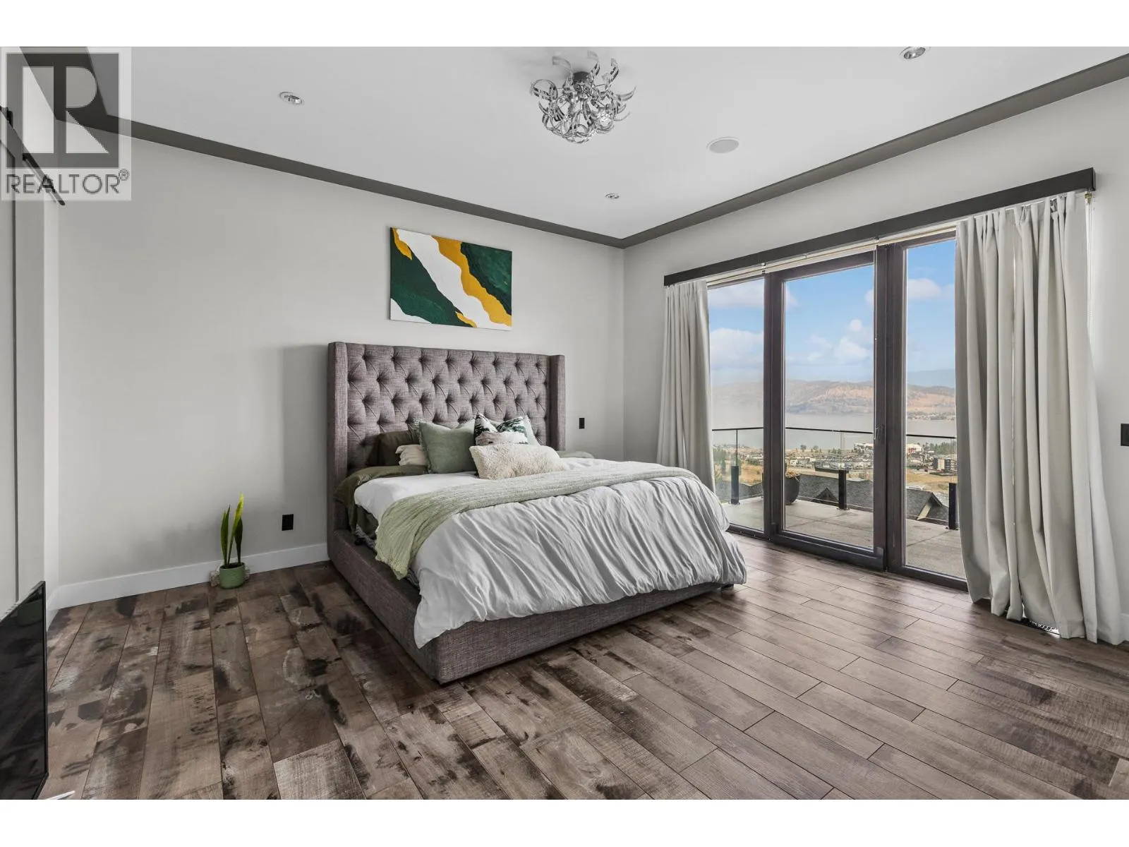 1851 Diamond View Drive