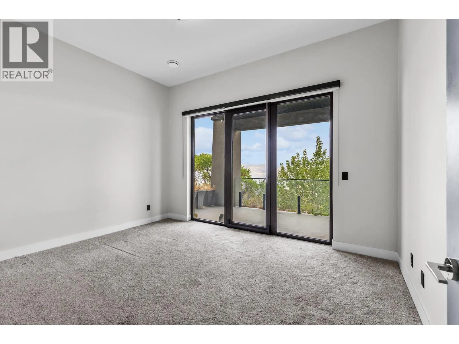 1851 Diamond View Drive