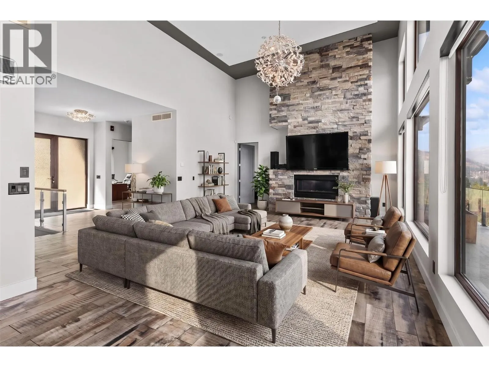 1851 Diamond View Drive