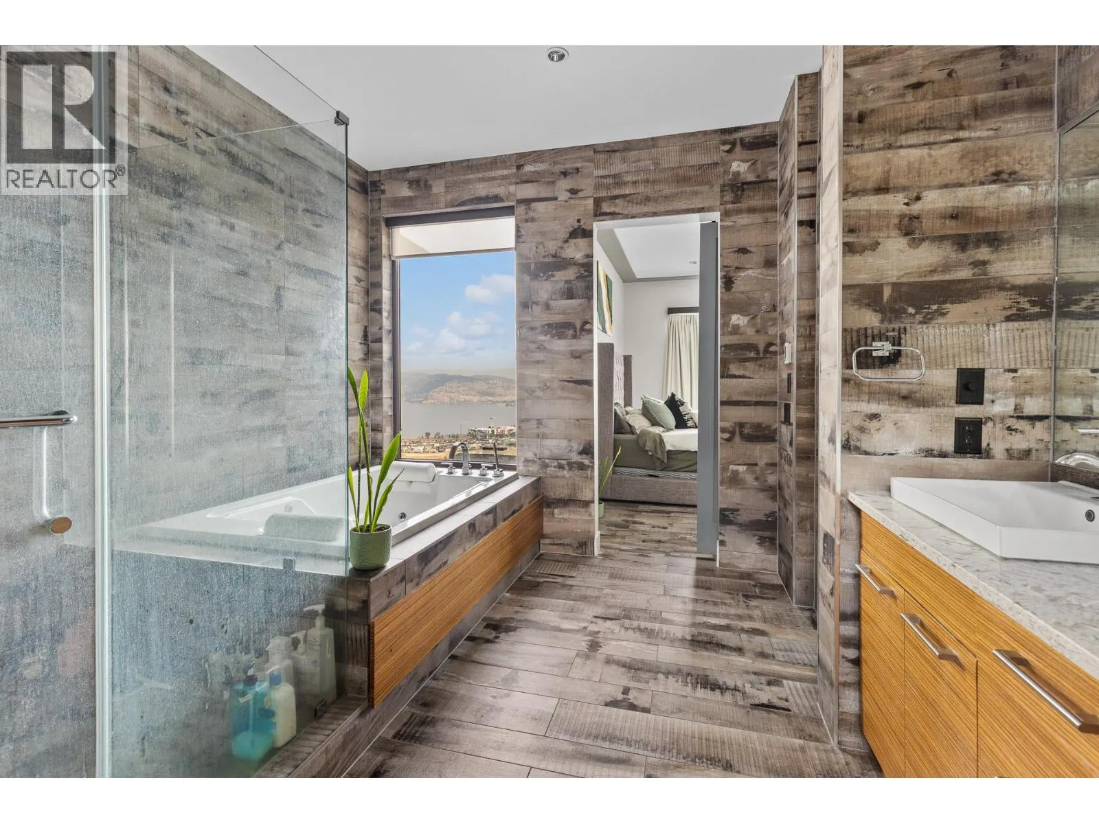 1851 Diamond View Drive