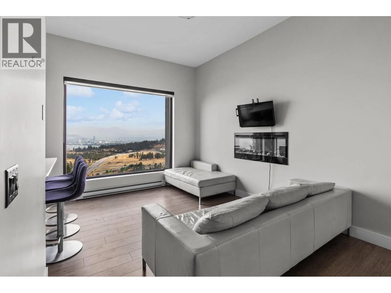1851 Diamond View Drive