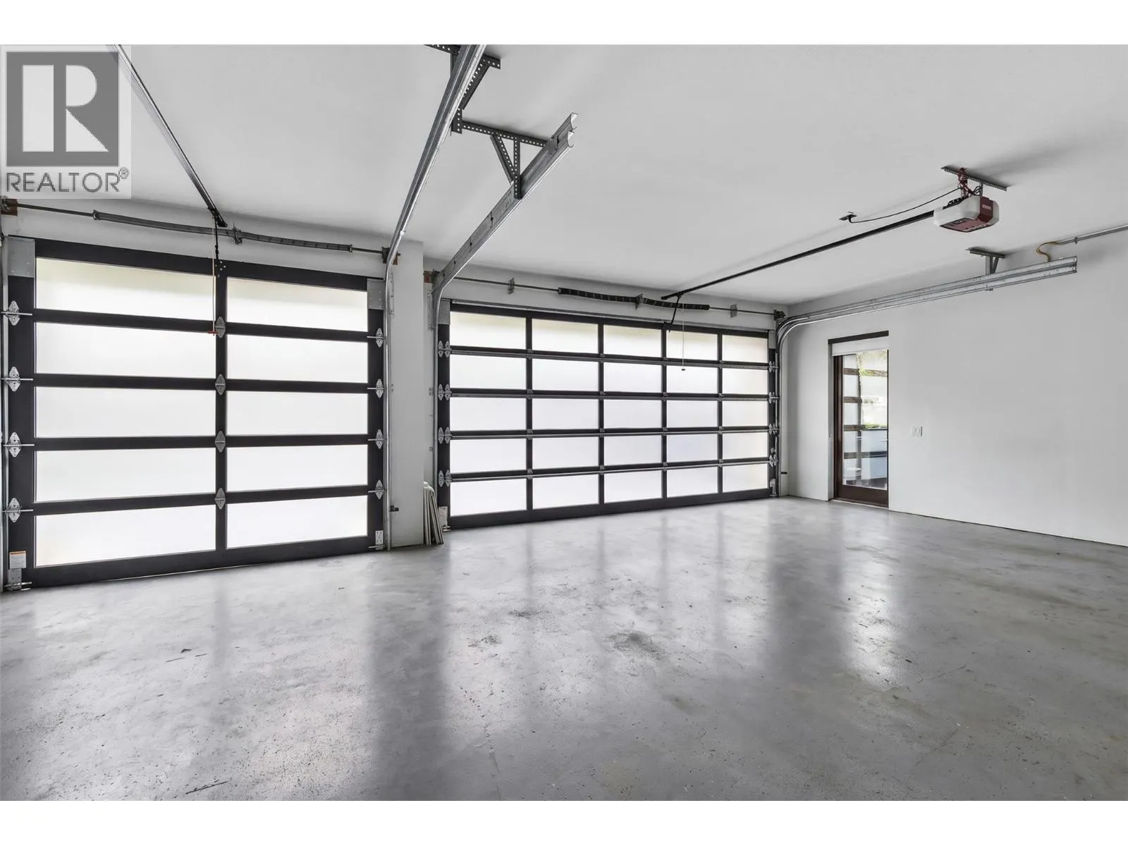 1851 Diamond View Drive