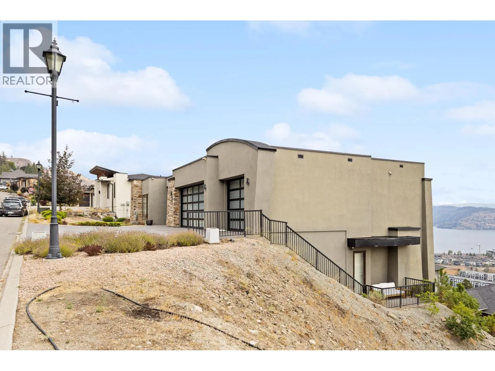 1851 Diamond View Drive